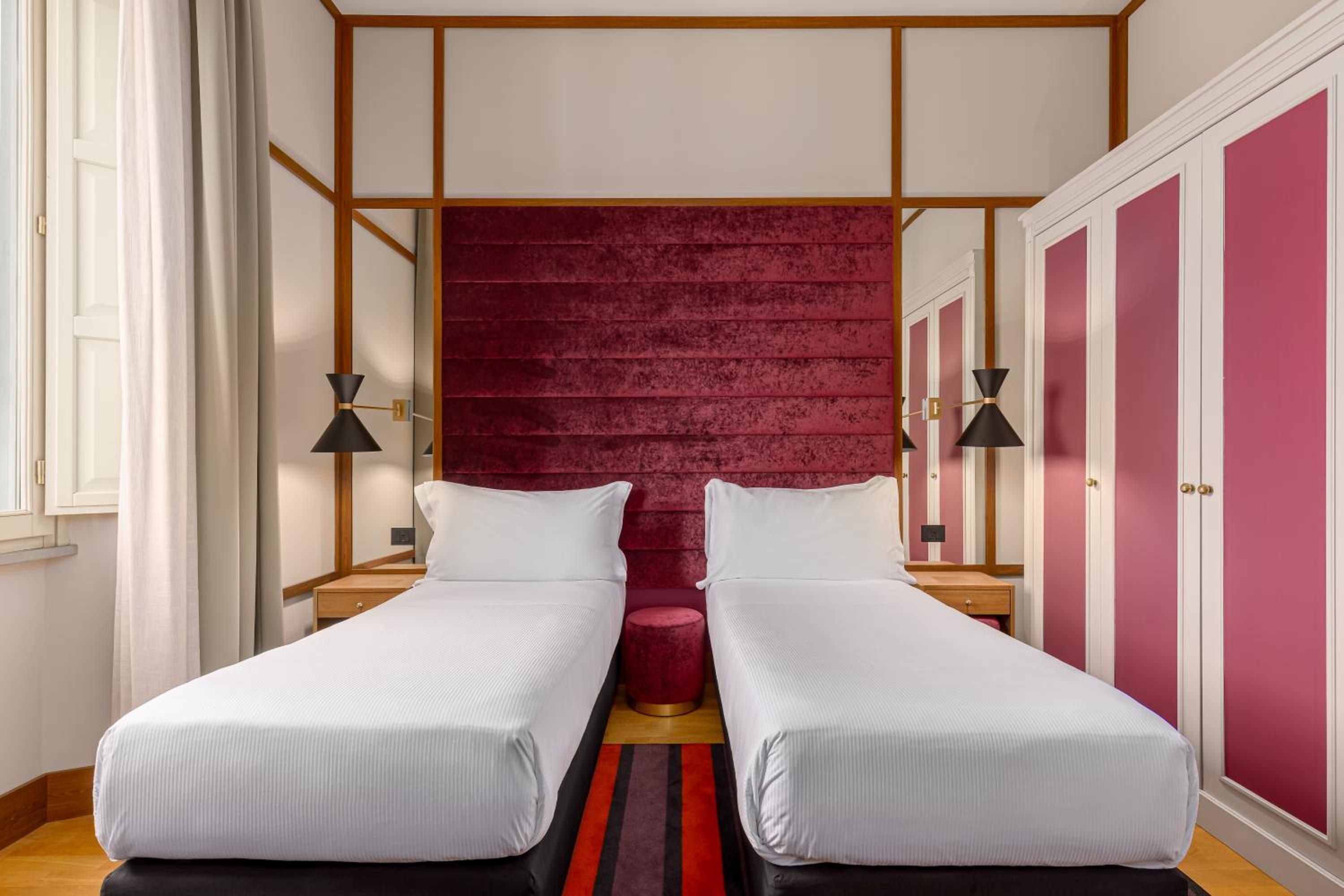 Available room thumbnail 6
