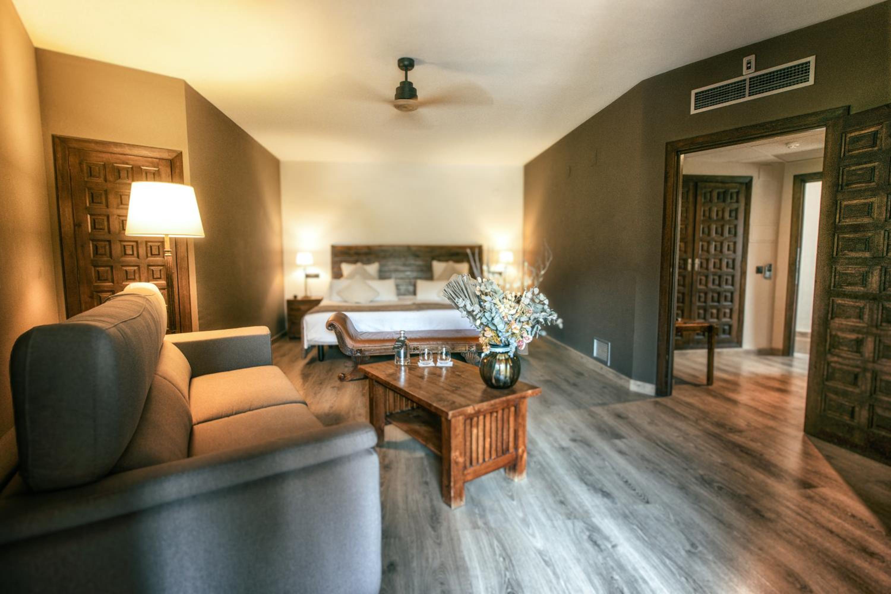Junior Suite with Terrace - Photo 2