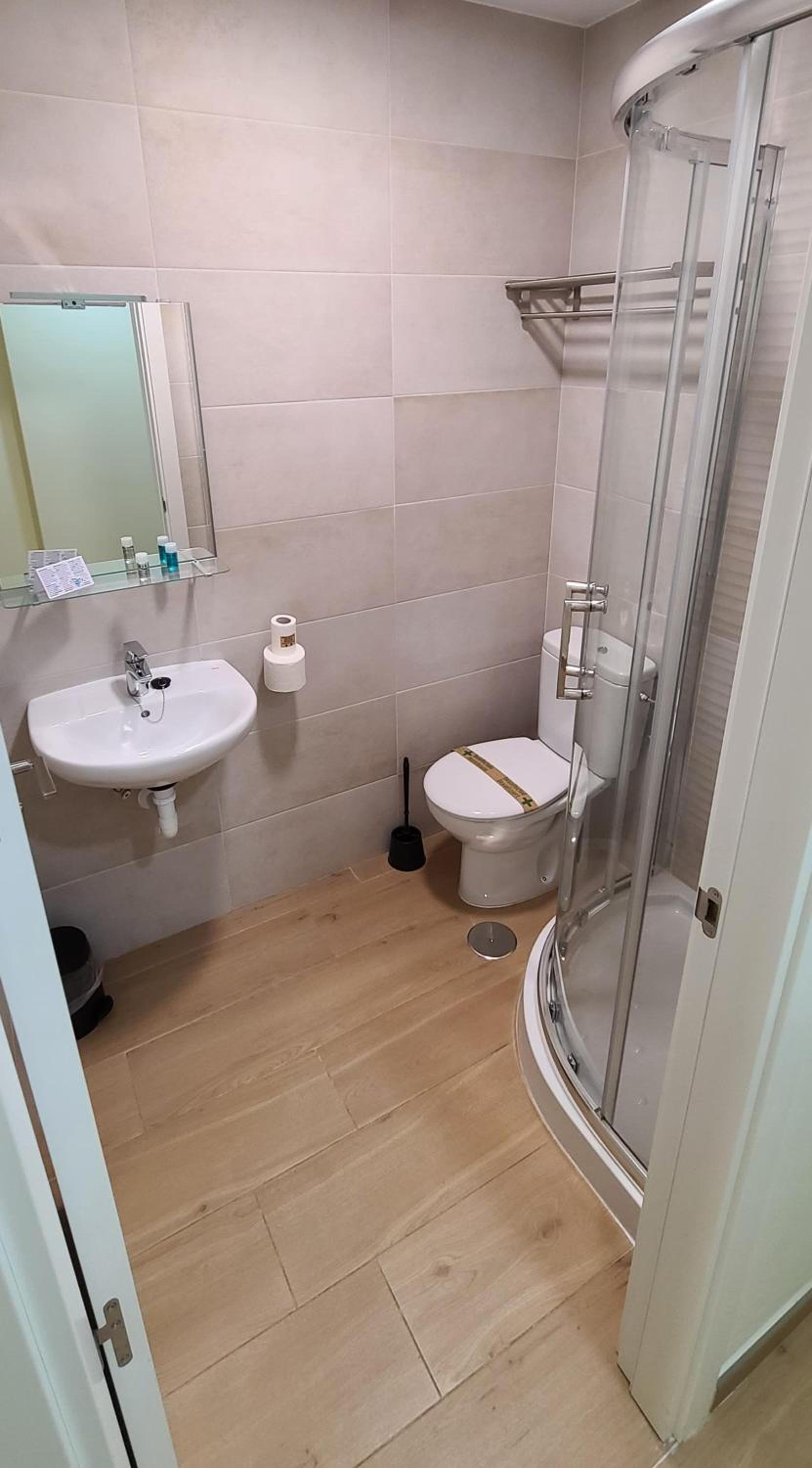 Single Room photo 3
