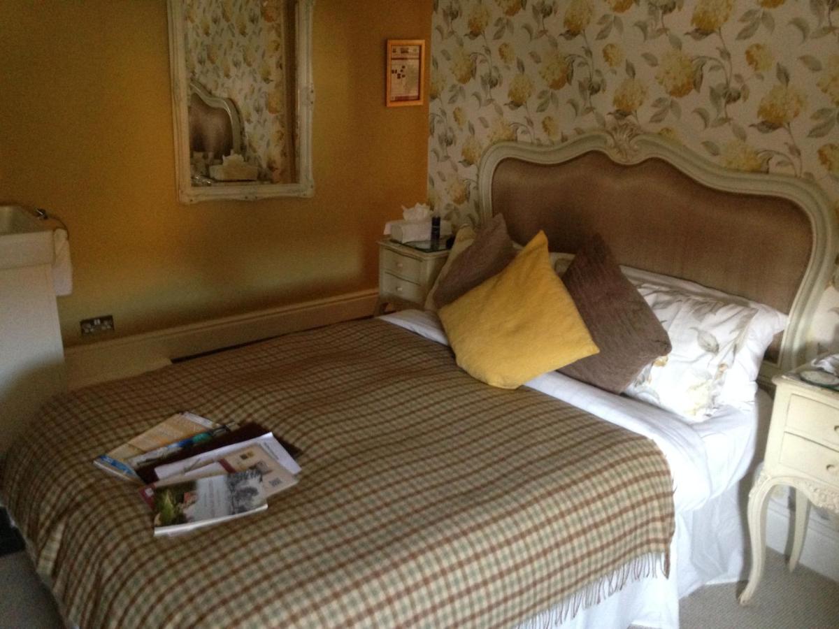 Large Double Room with Shower in Room