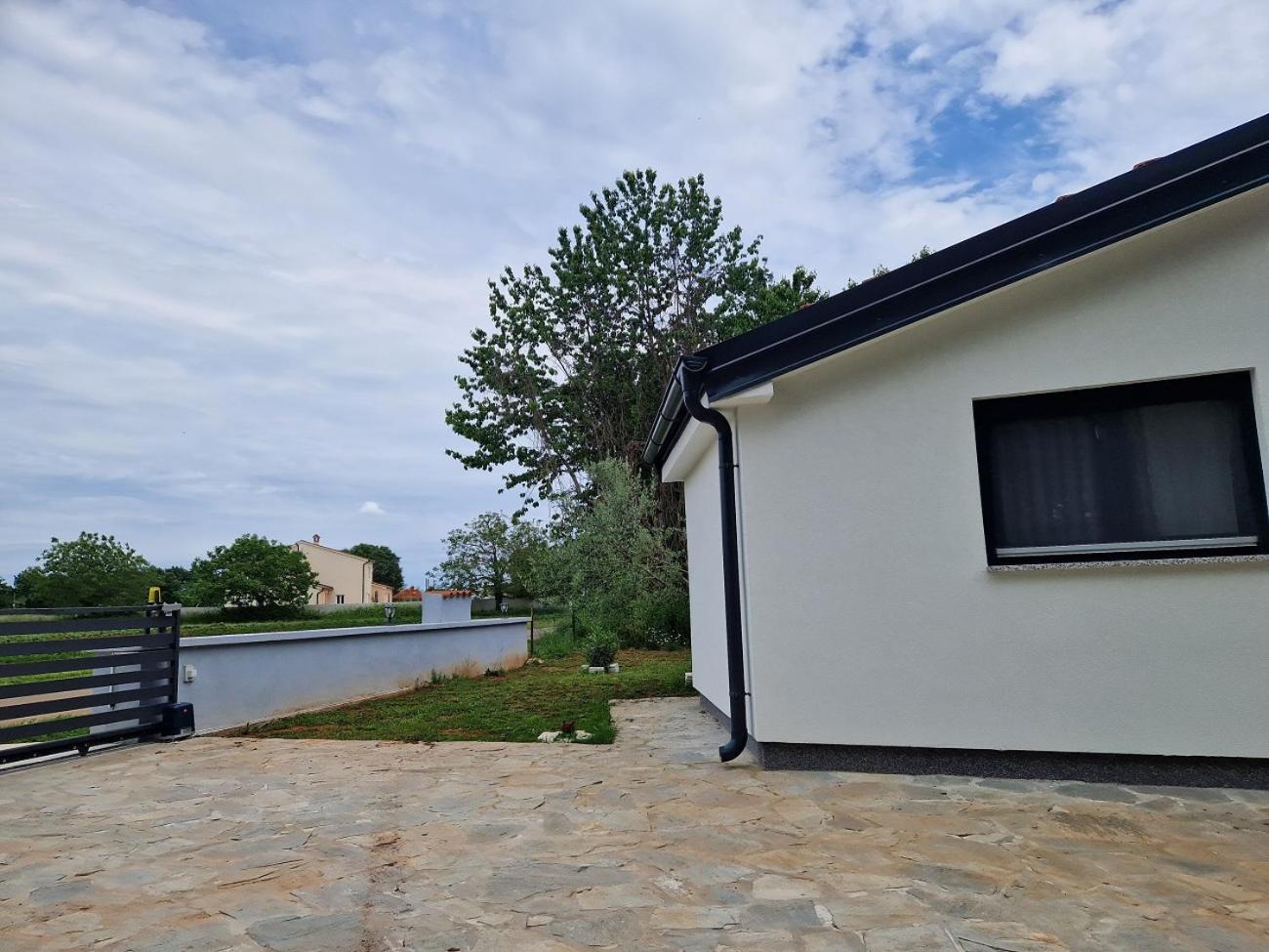 Three-Bedroom Villa photo 3