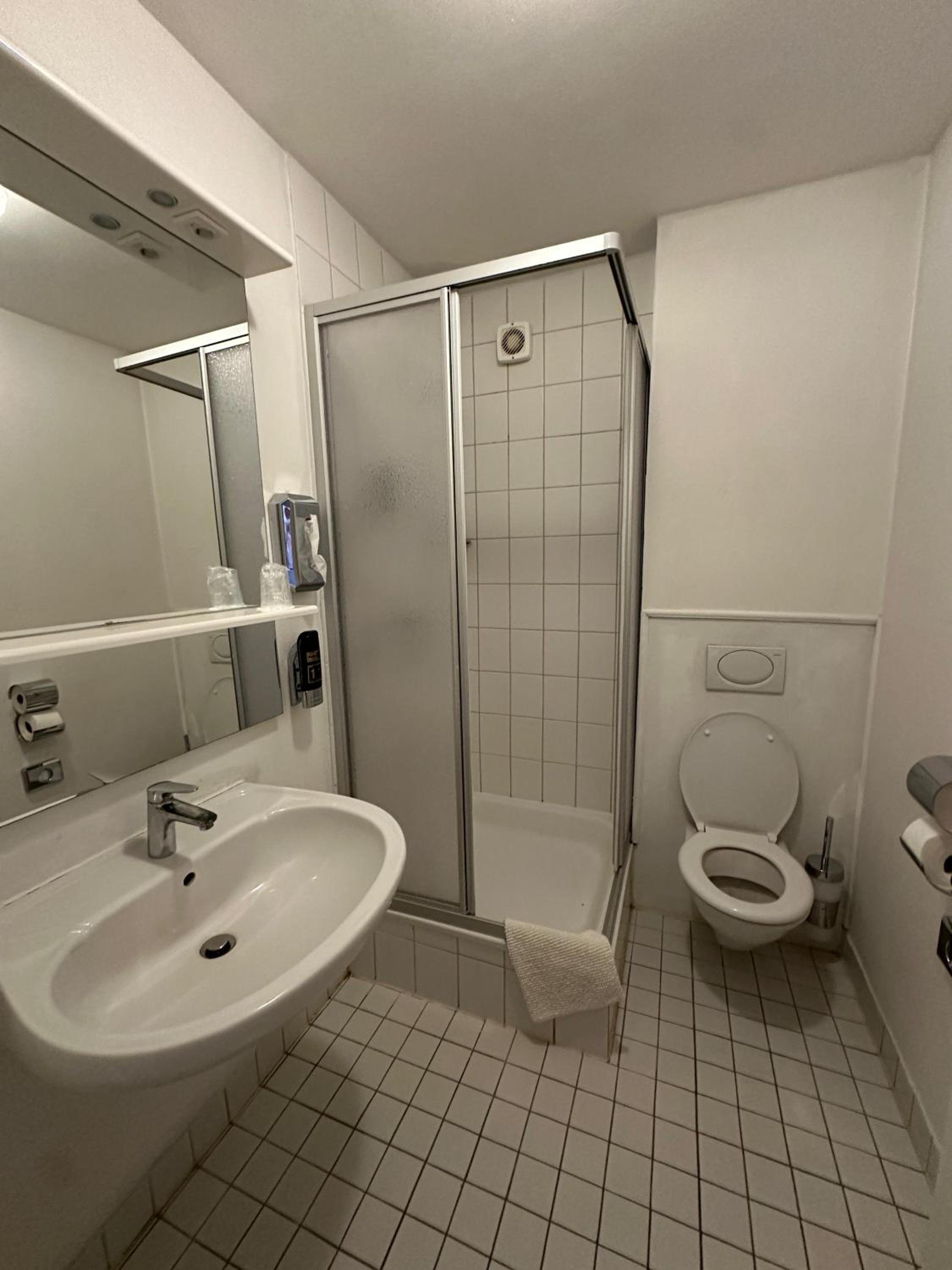 Double Room - Photo 9