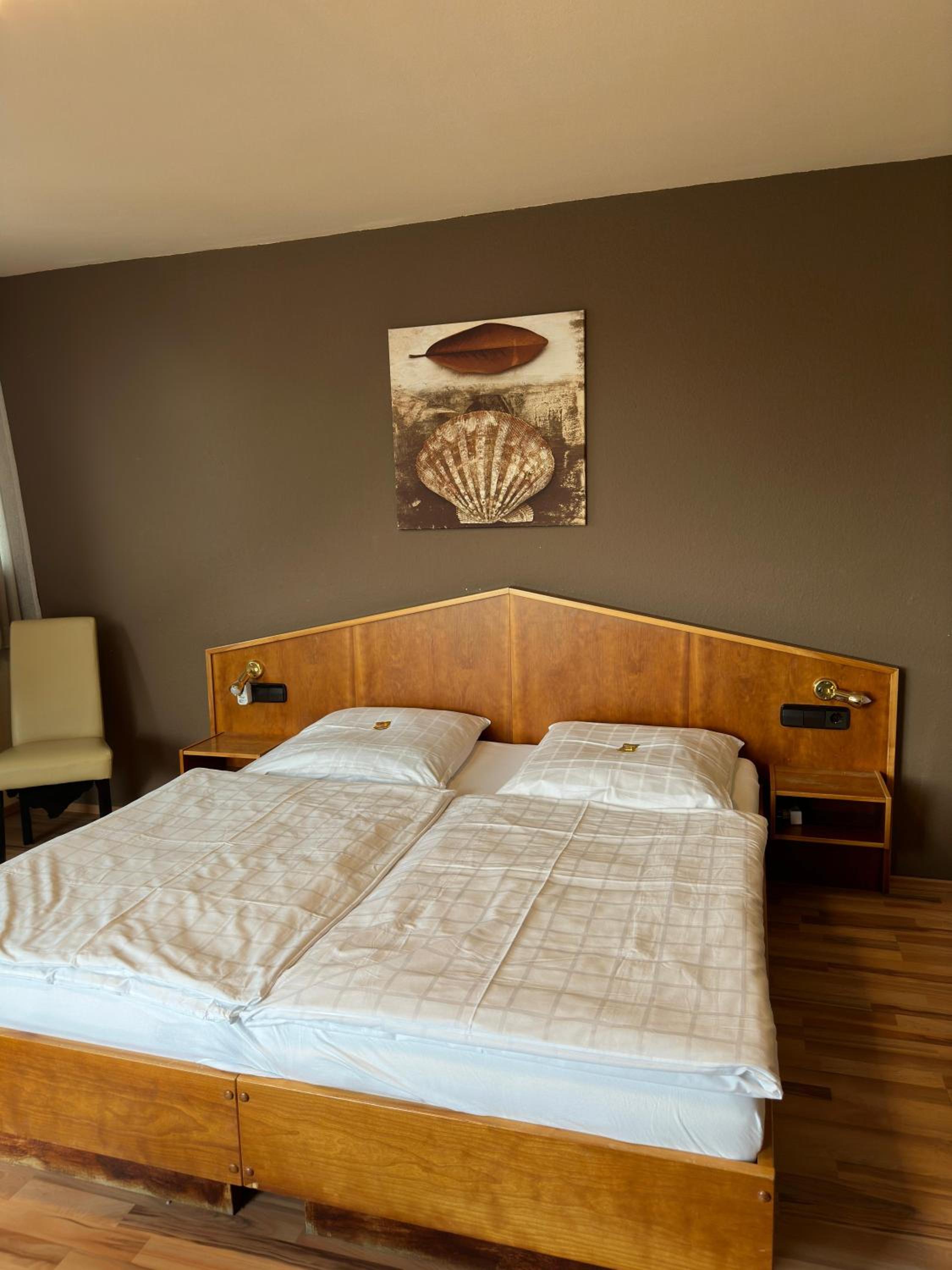 Double Room - Photo 7
