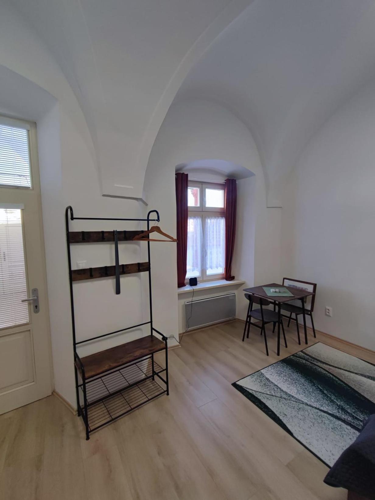 One-Bedroom Apartment photo 3