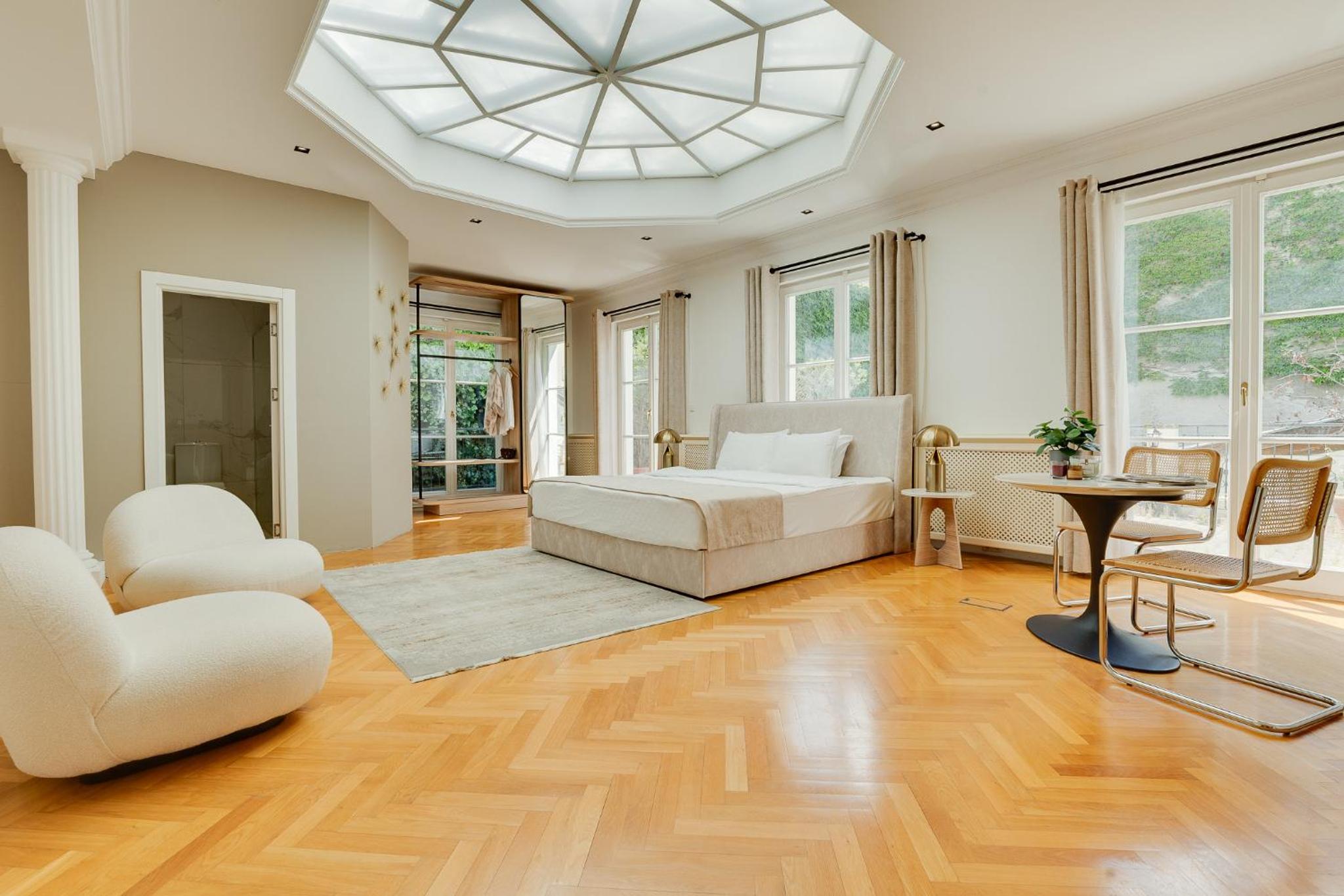 Queen Suite