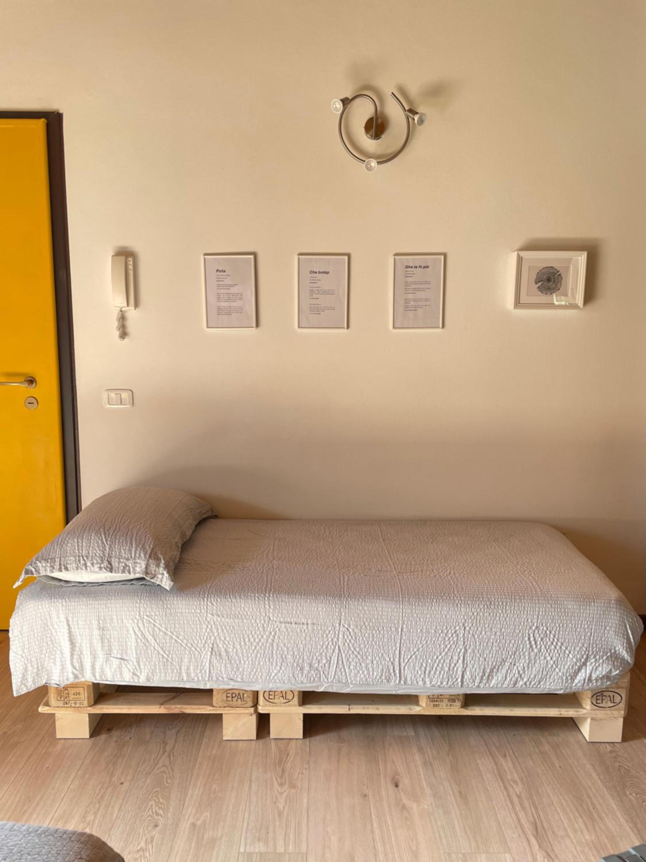 One-Bedroom Apartment photo 2
