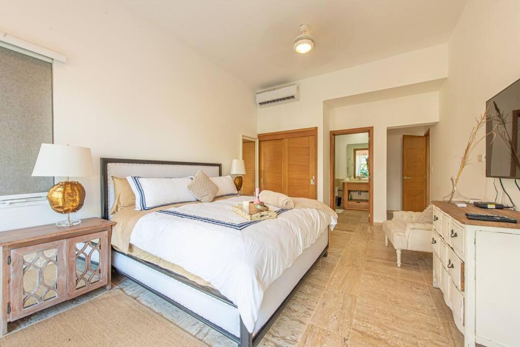 Three-Bedroom Apartment photo 1