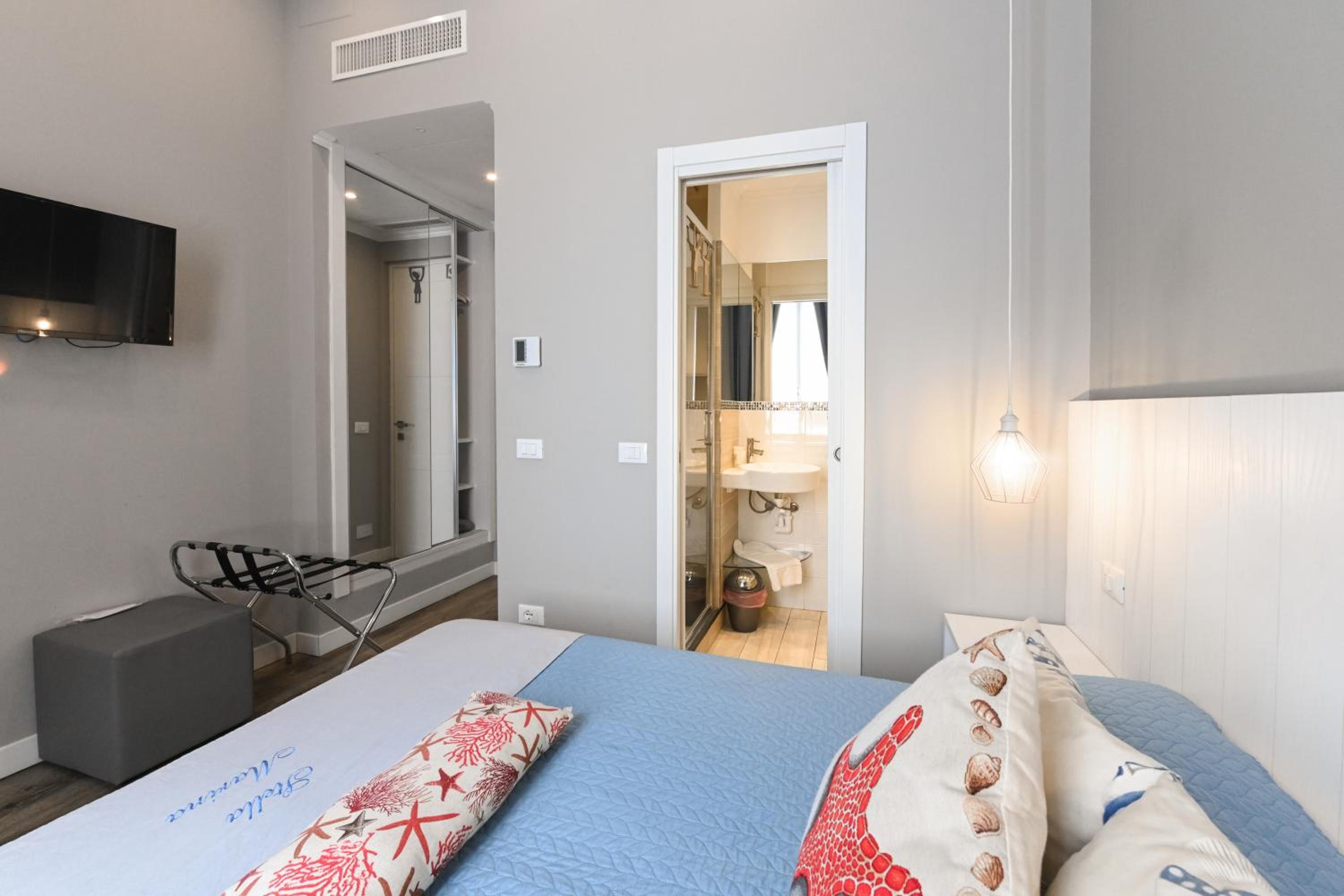 Double Room - Photo 2