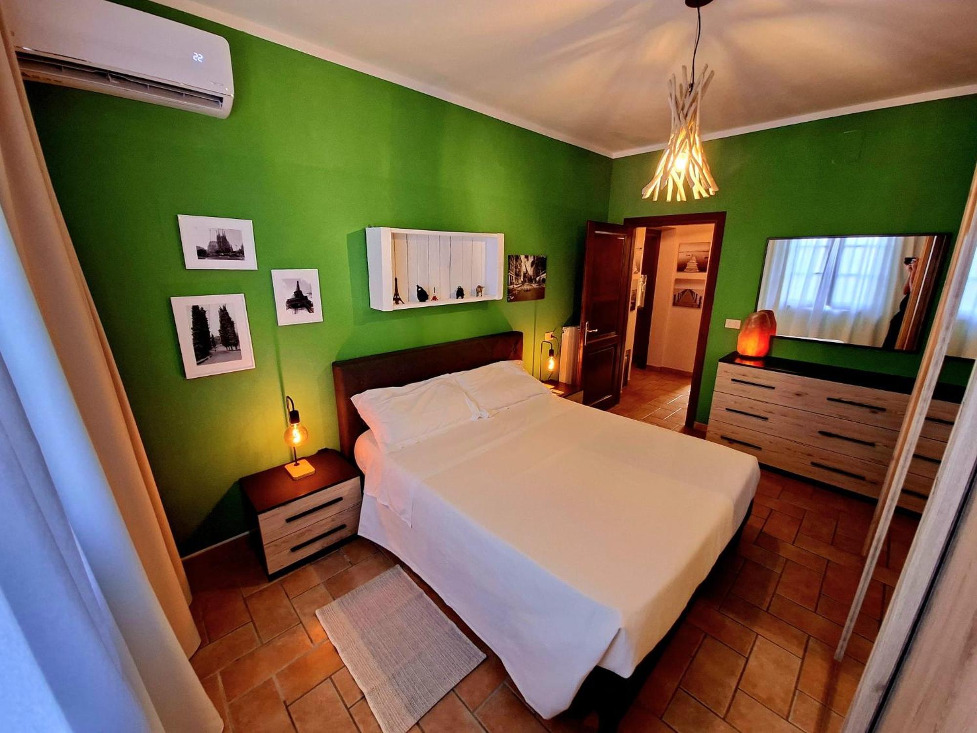 Two-Bedroom Deluxe Apartment with Garden View photo 3