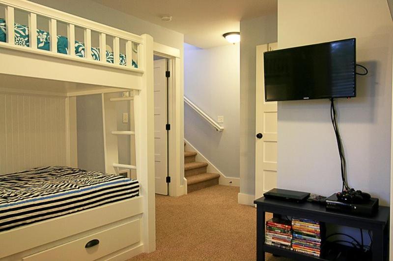 Two-Bedroom House photo 1