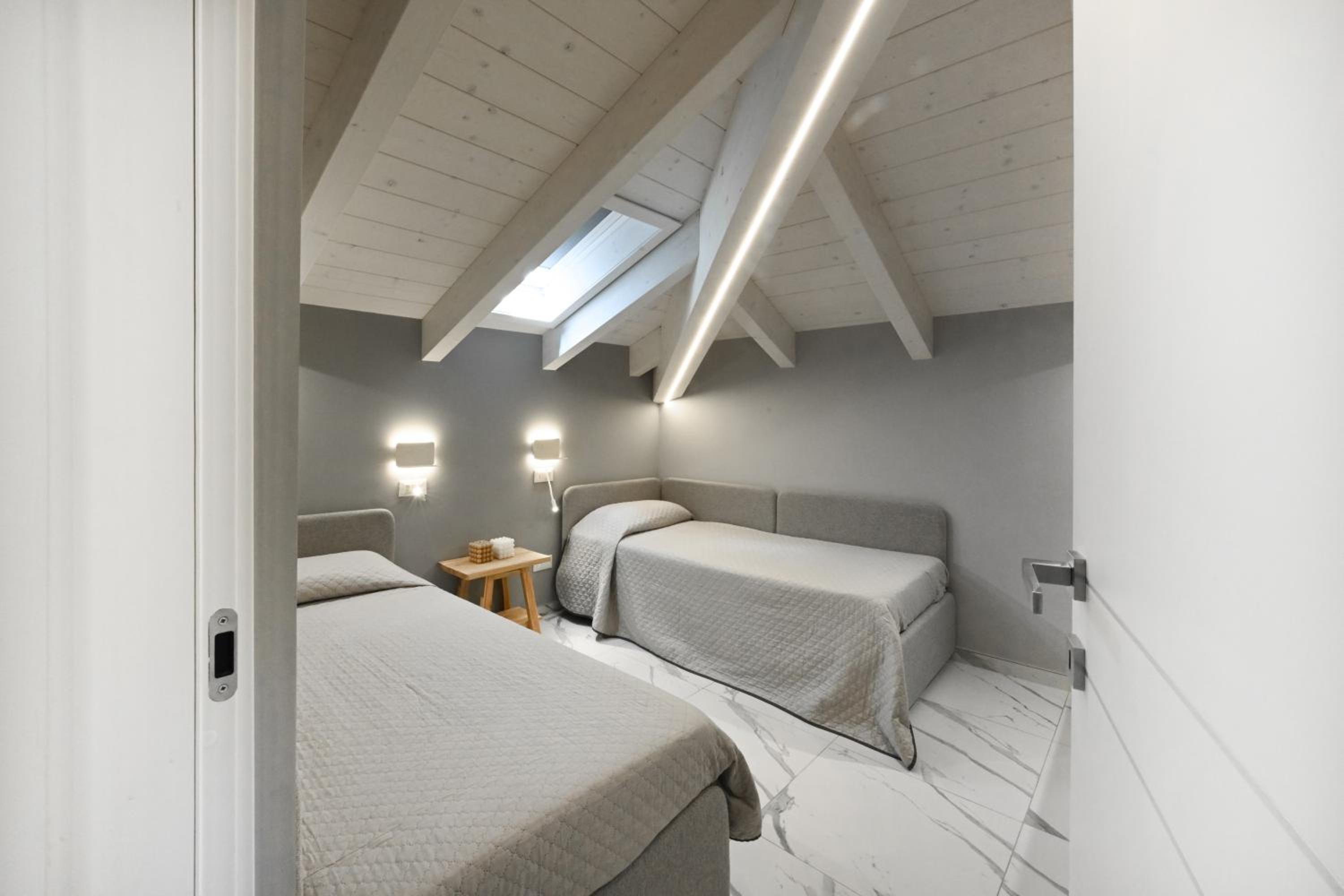 Suite with Terrace - Photo 12