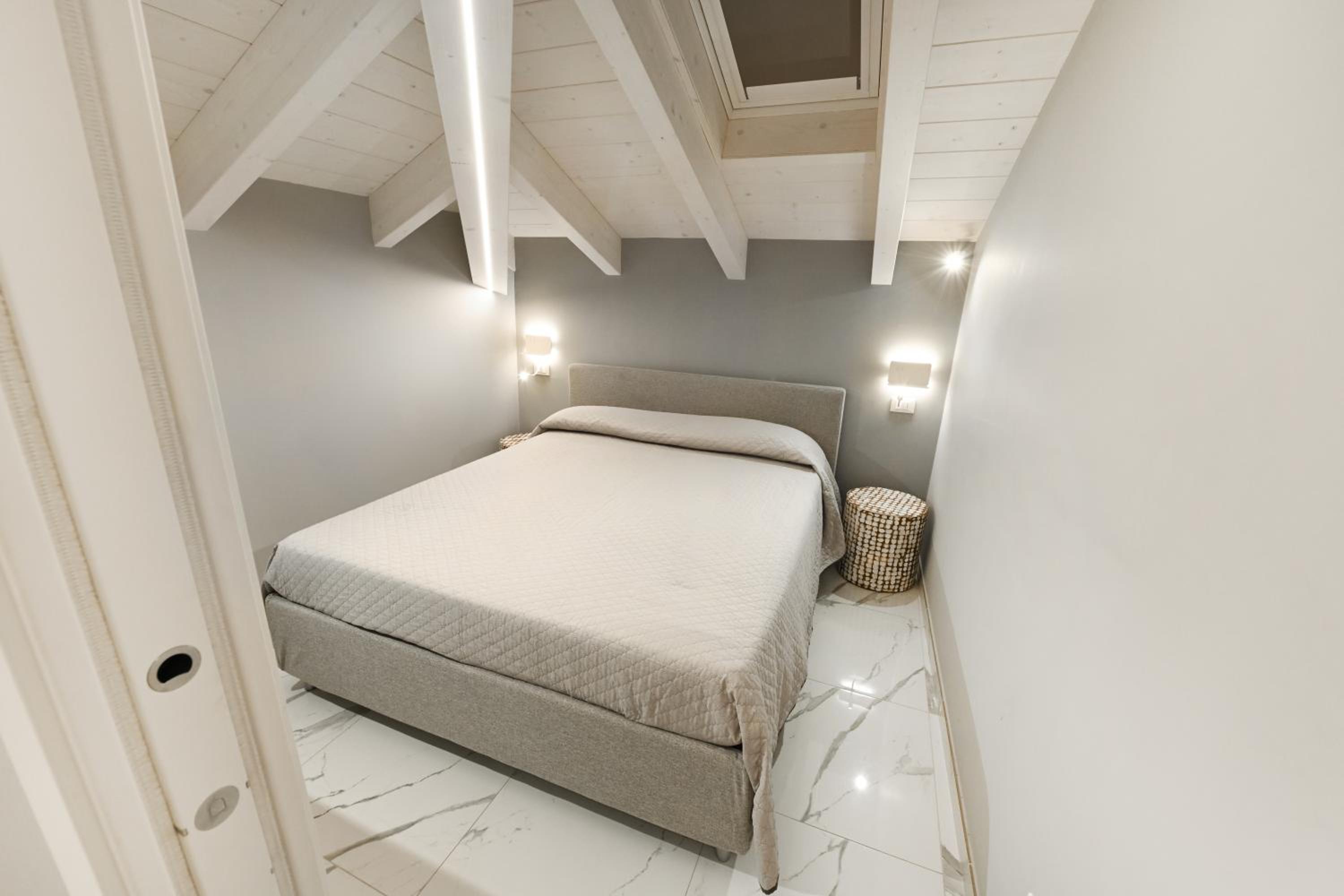 Suite with Terrace - Photo 13