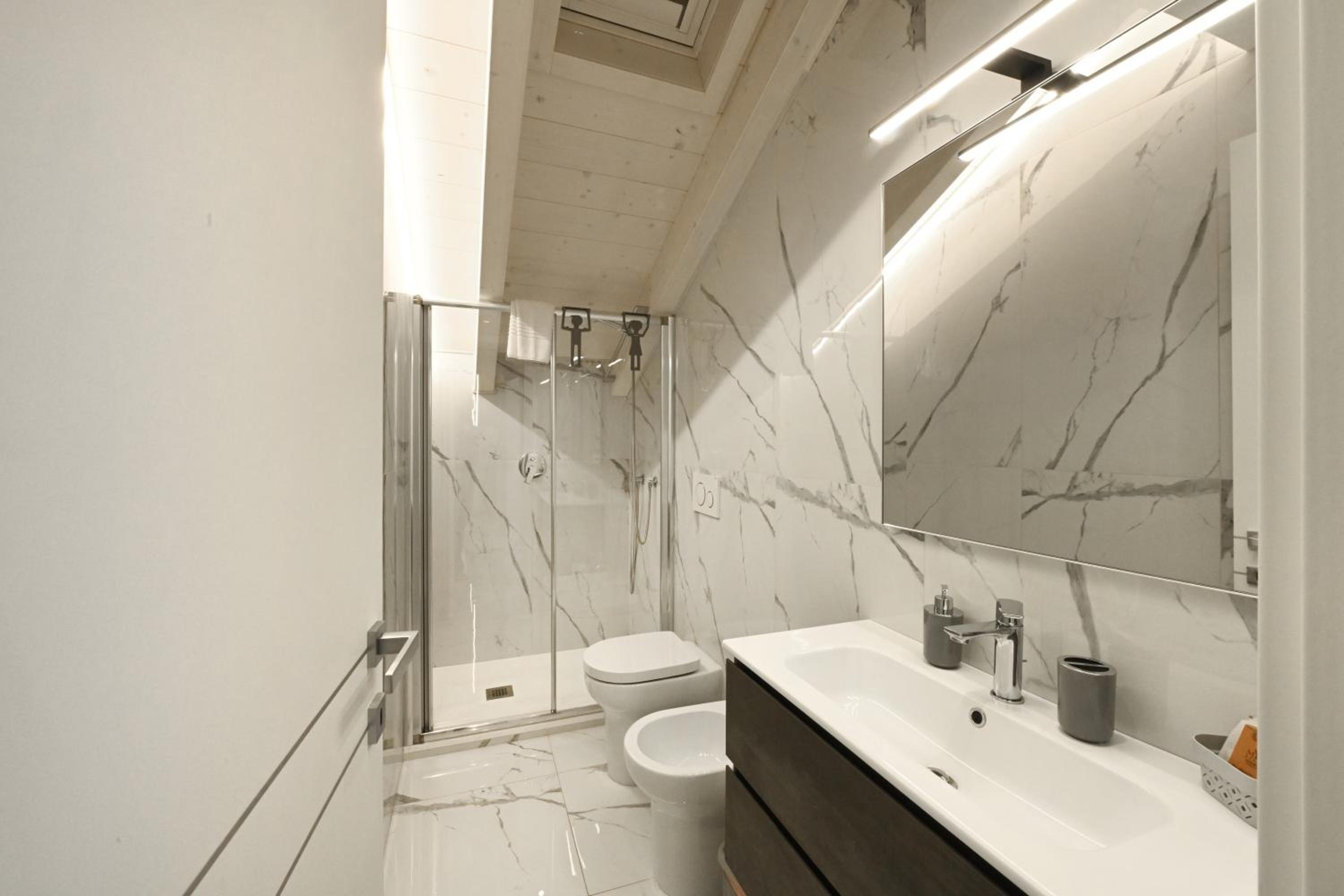 Suite with Terrace - Photo 15