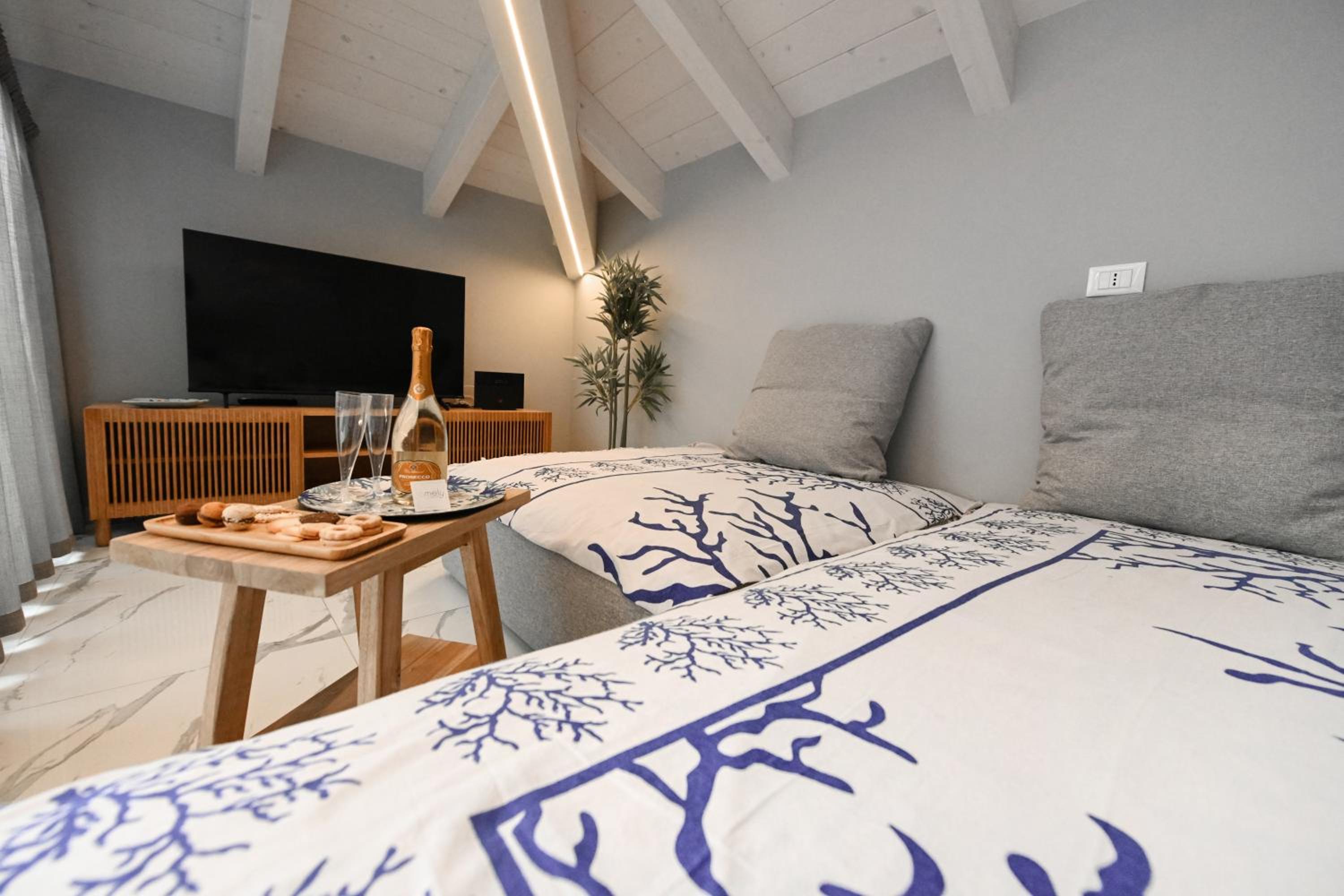 Suite with Terrace - Photo 9
