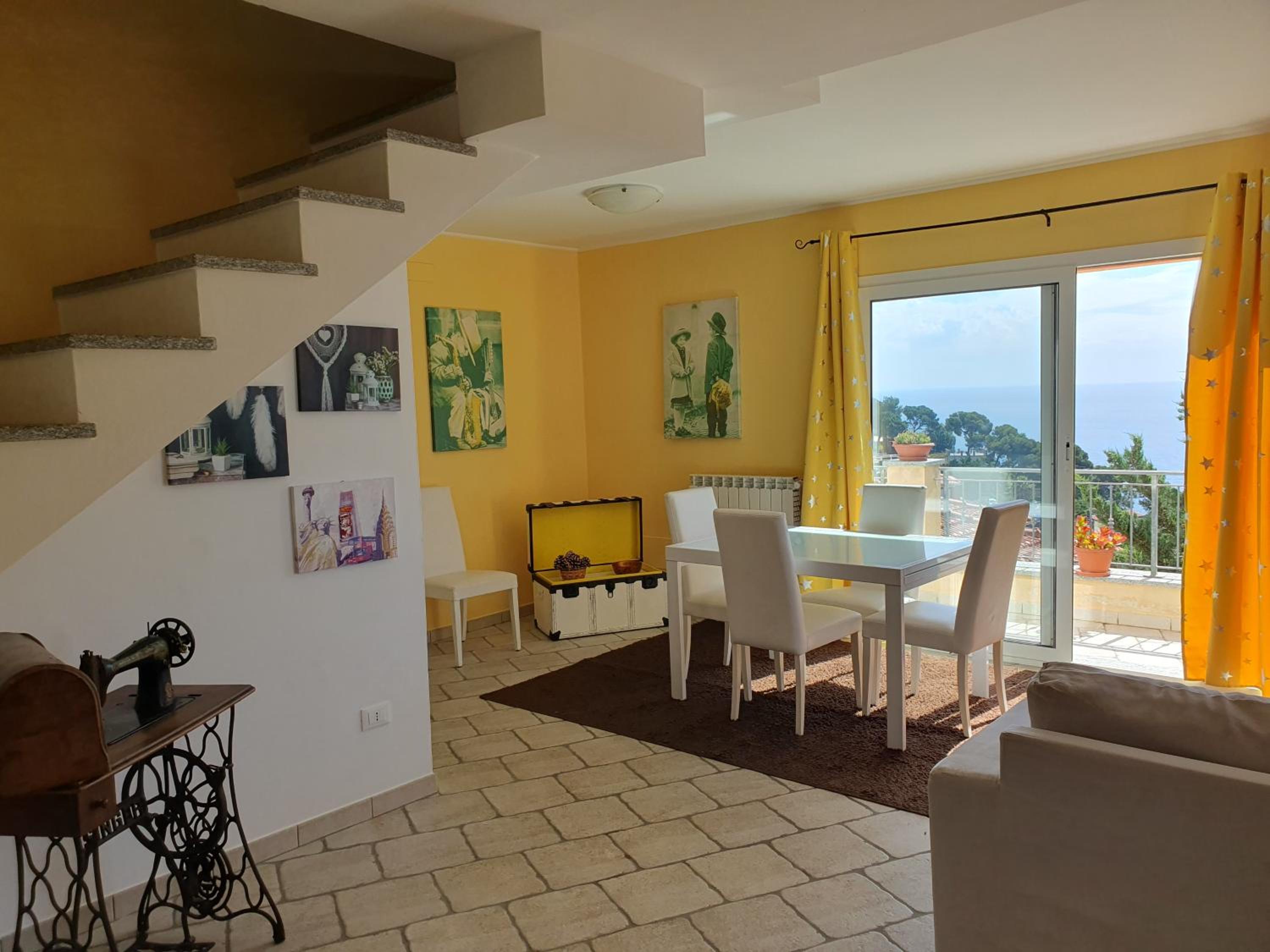 One-Bedroom House photo 1