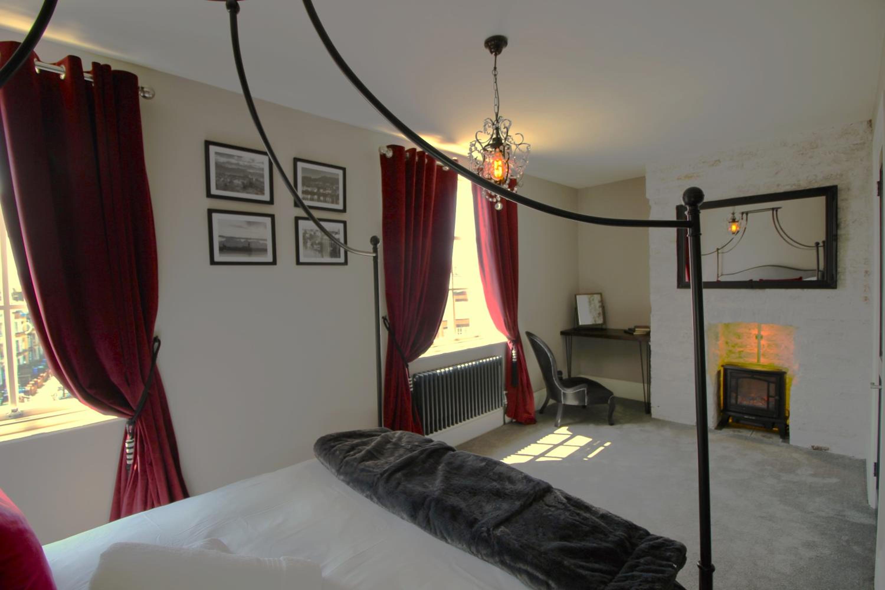 One-Bedroom Apartment with Sea View photo 2