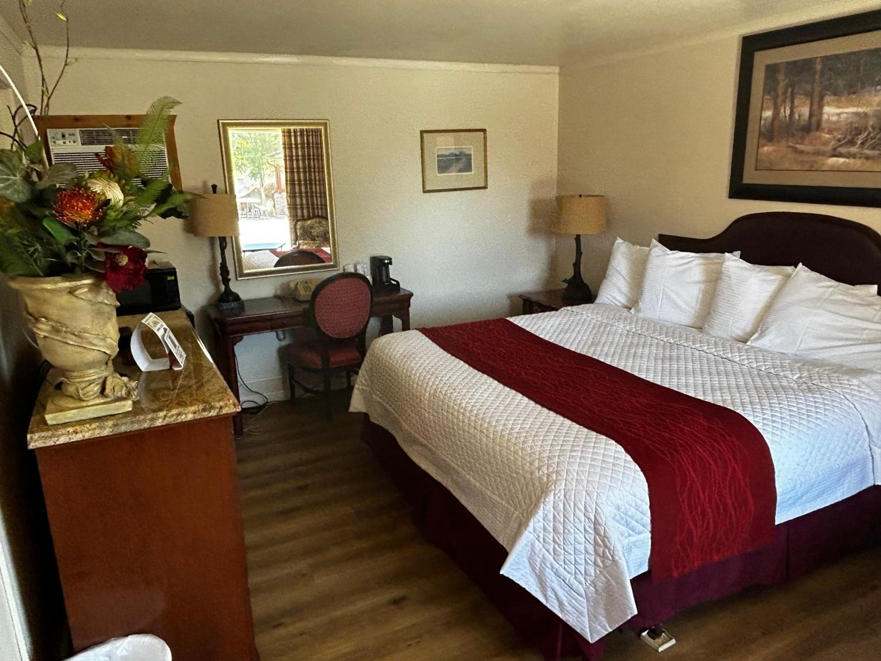 Standard King Room - Photo 1