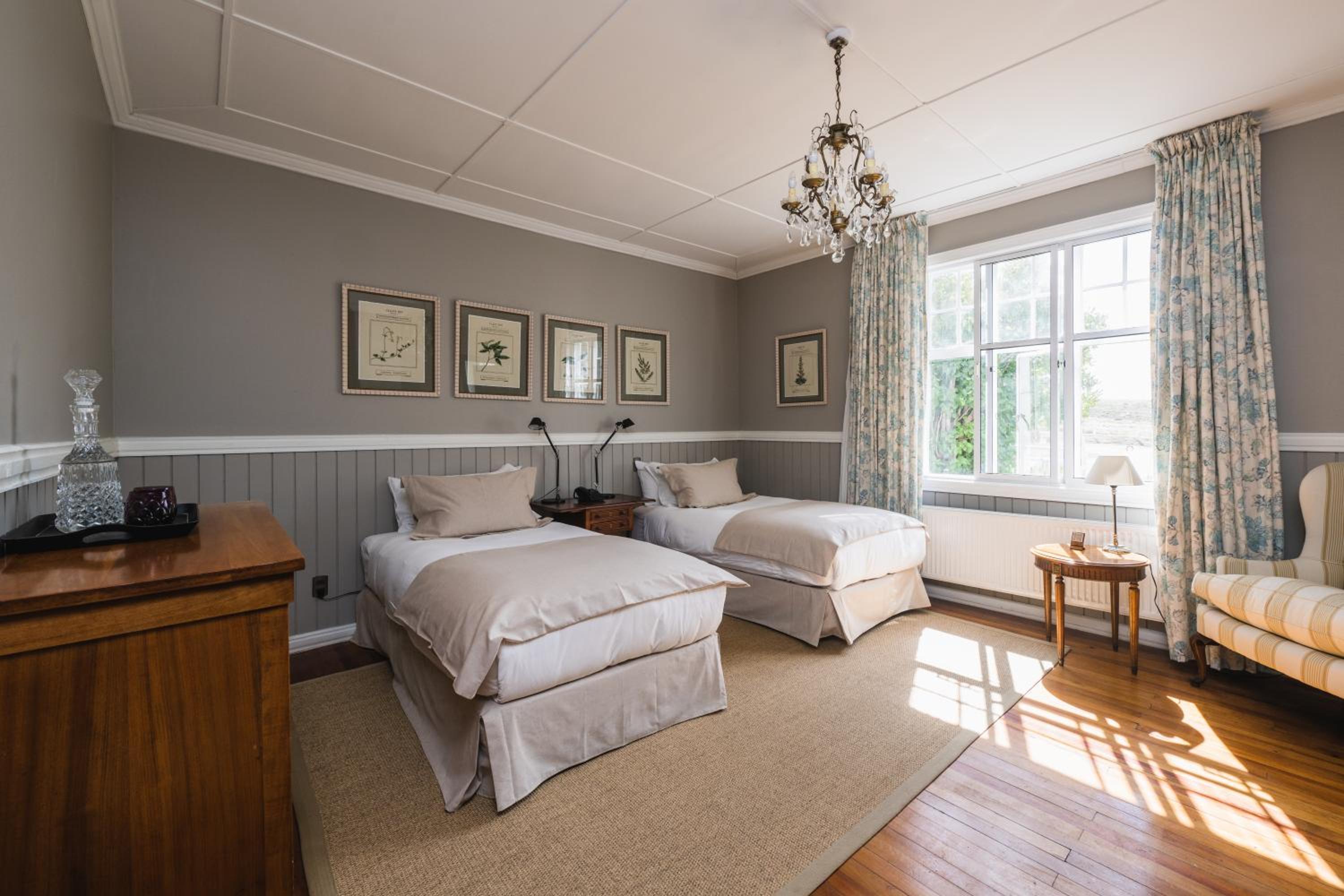 Double or Twin Room with Private Bathroom photo 2