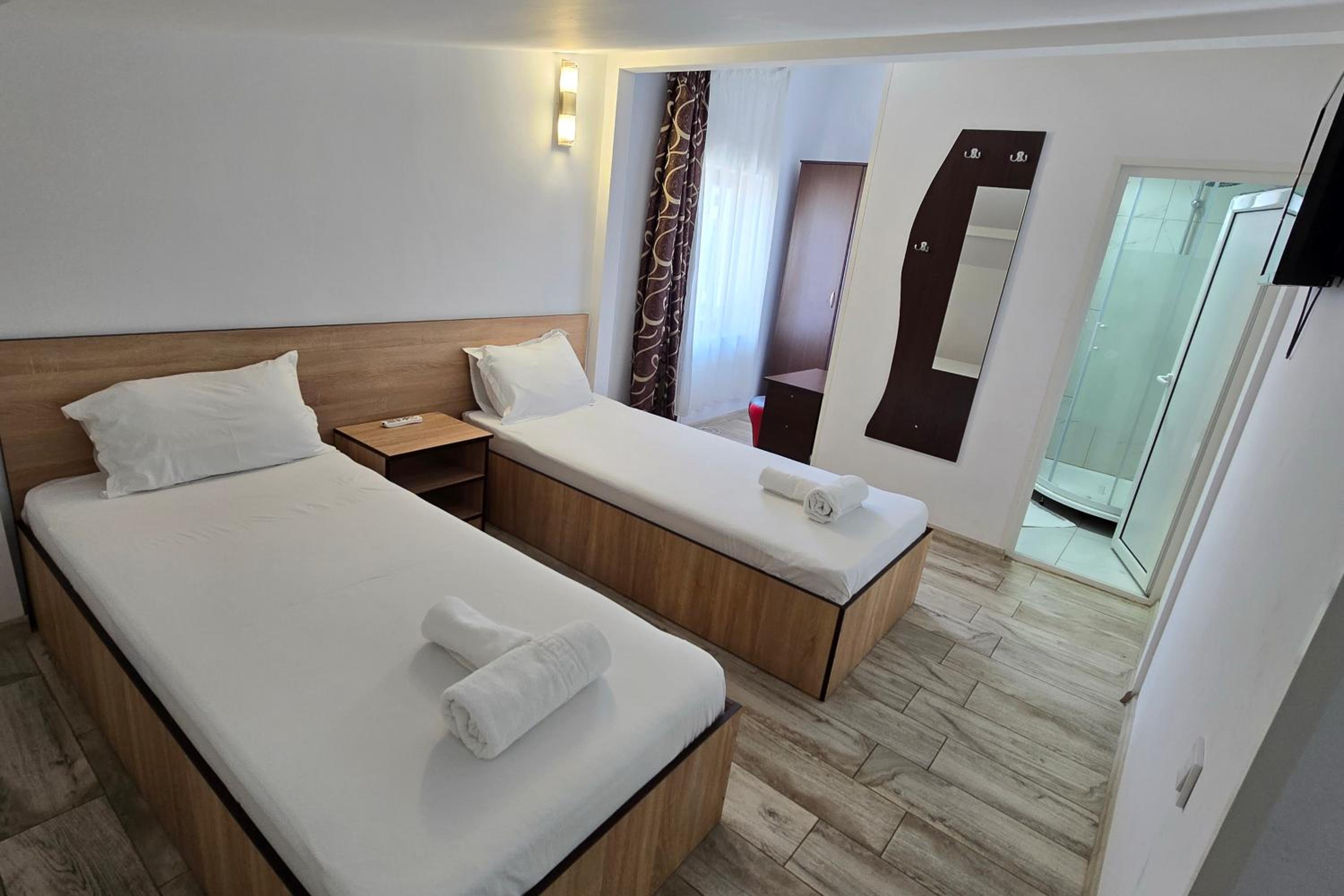 Twin Room - Photo 1