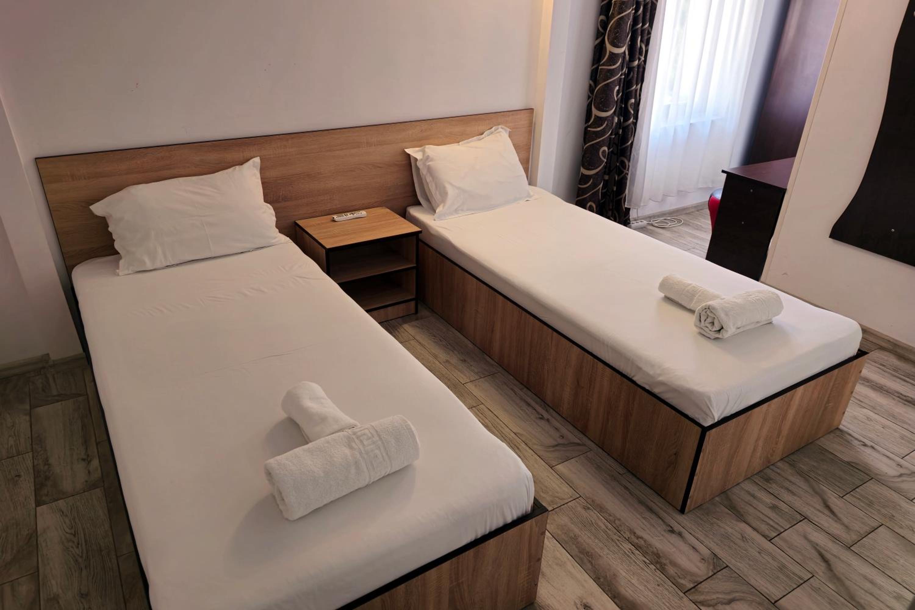 Twin Room - Photo 7