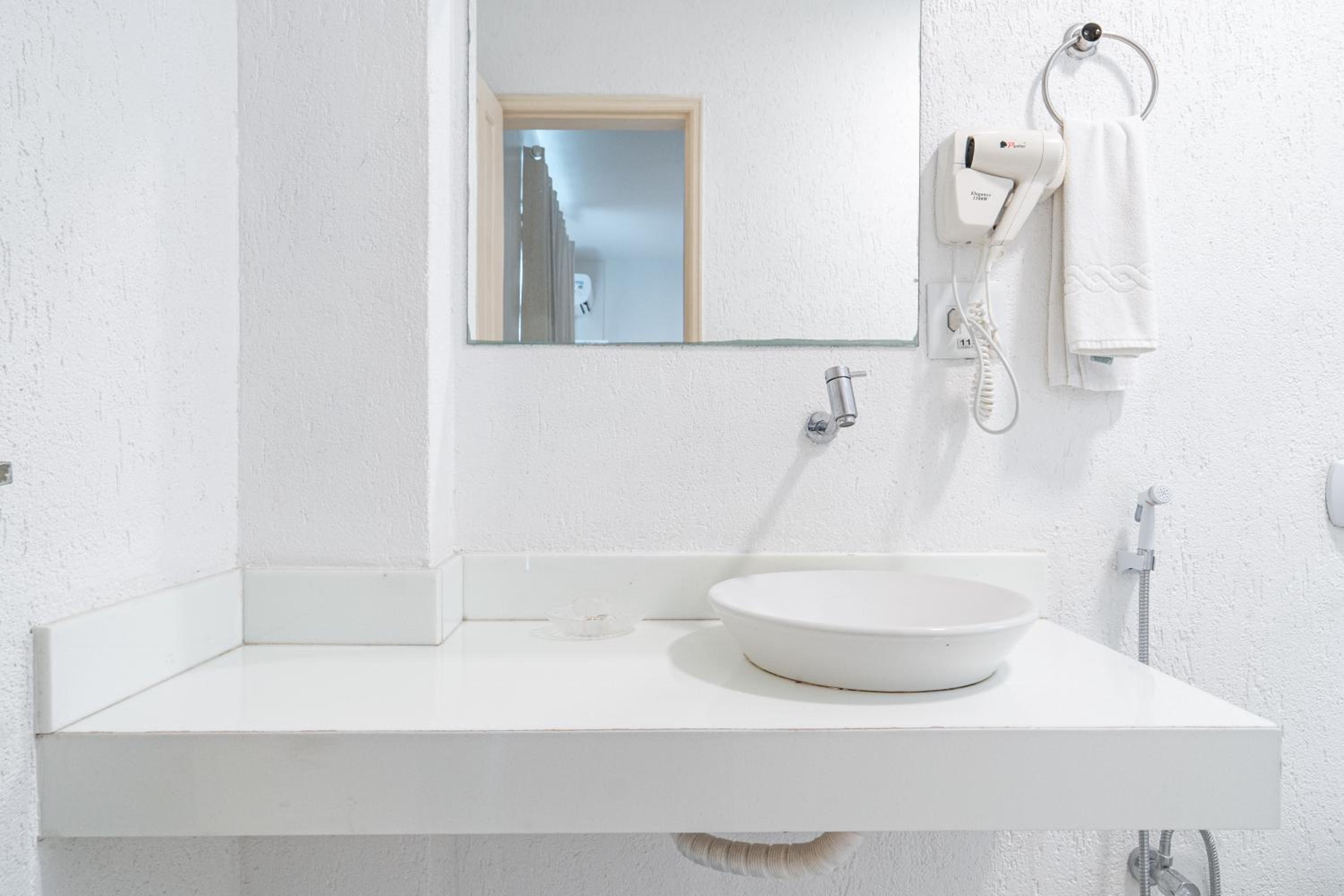 Triple Room - Photo 16