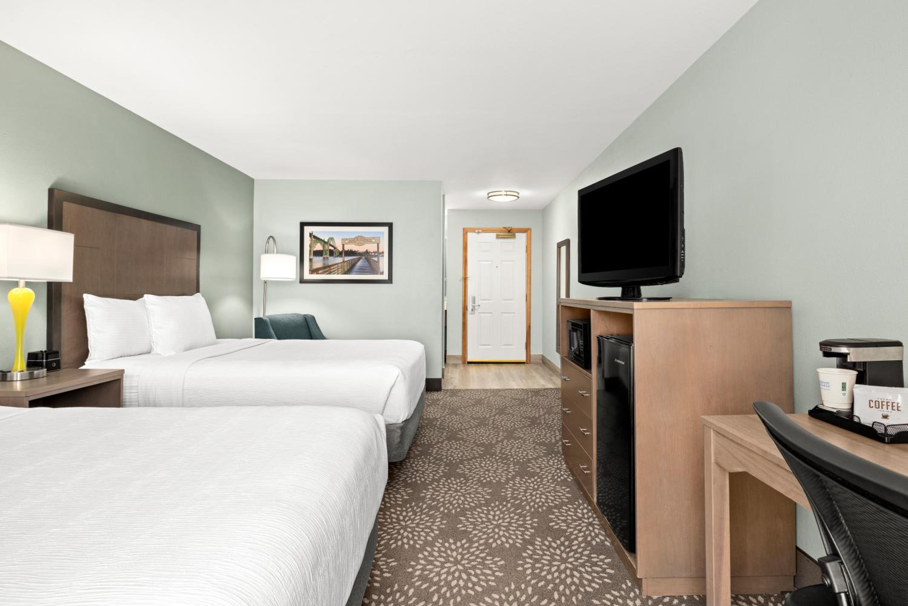 Deluxe Queen Room with Two Queen Beds - Photo 2