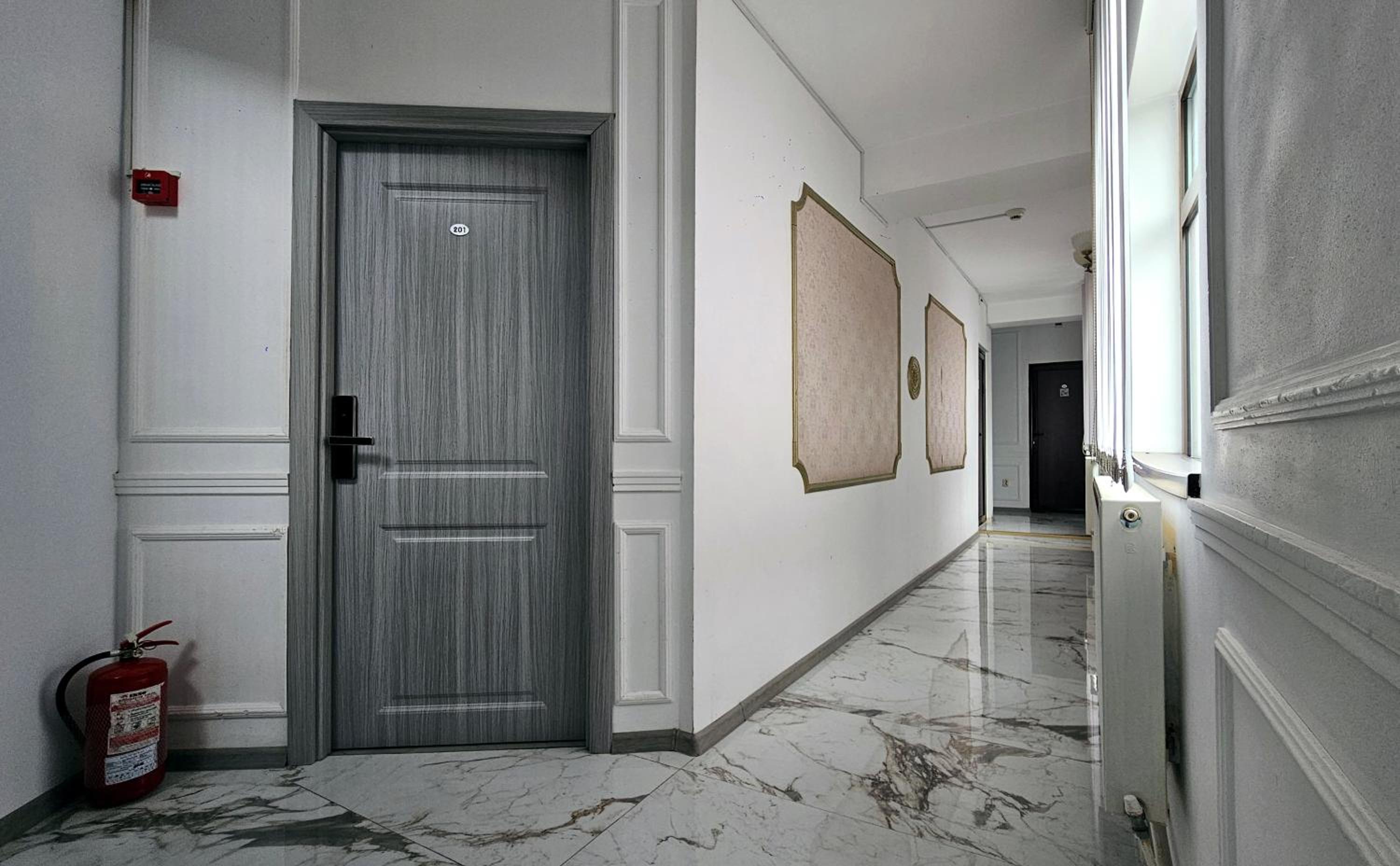 One-Bedroom Apartment - Photo 10