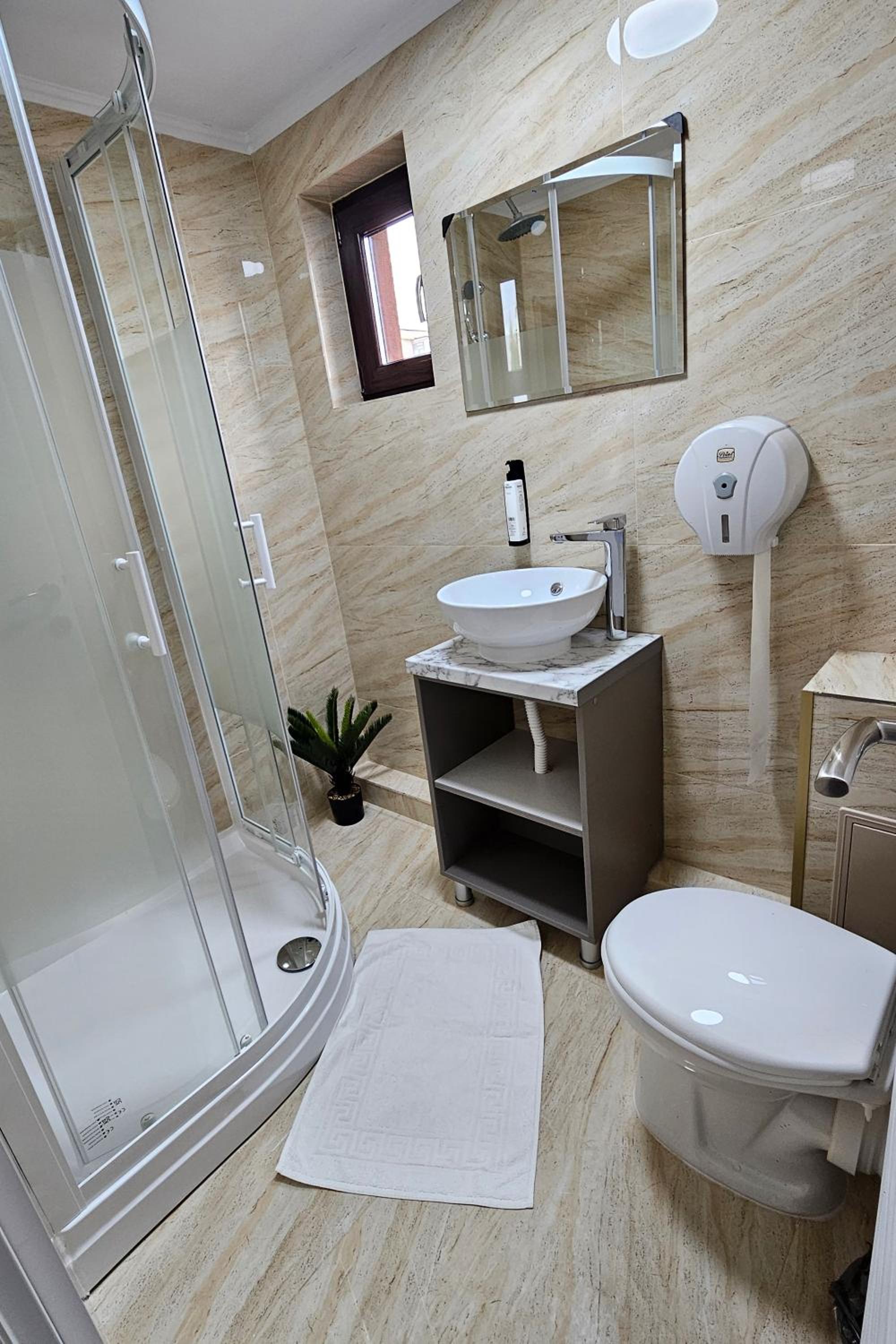One-Bedroom Apartment - Photo 6