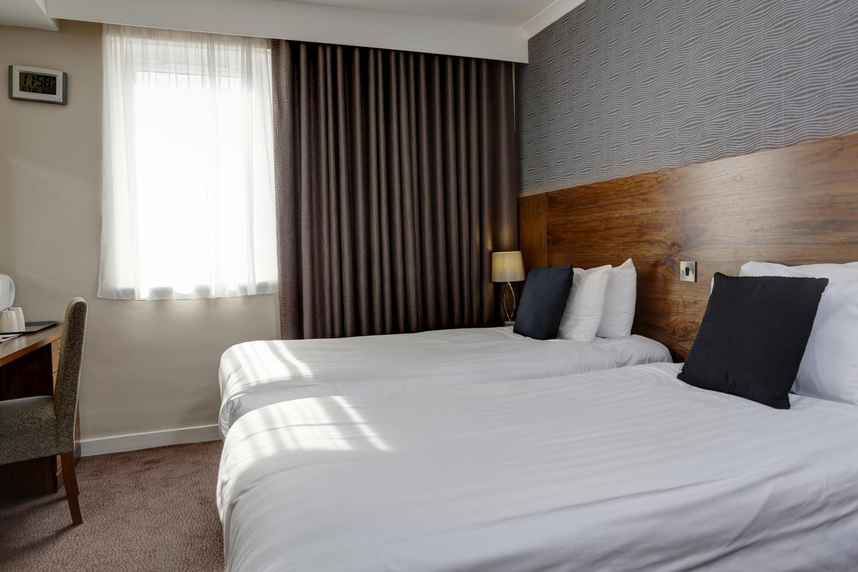 Standard Twin Room - Non-Smoking - Photo 5