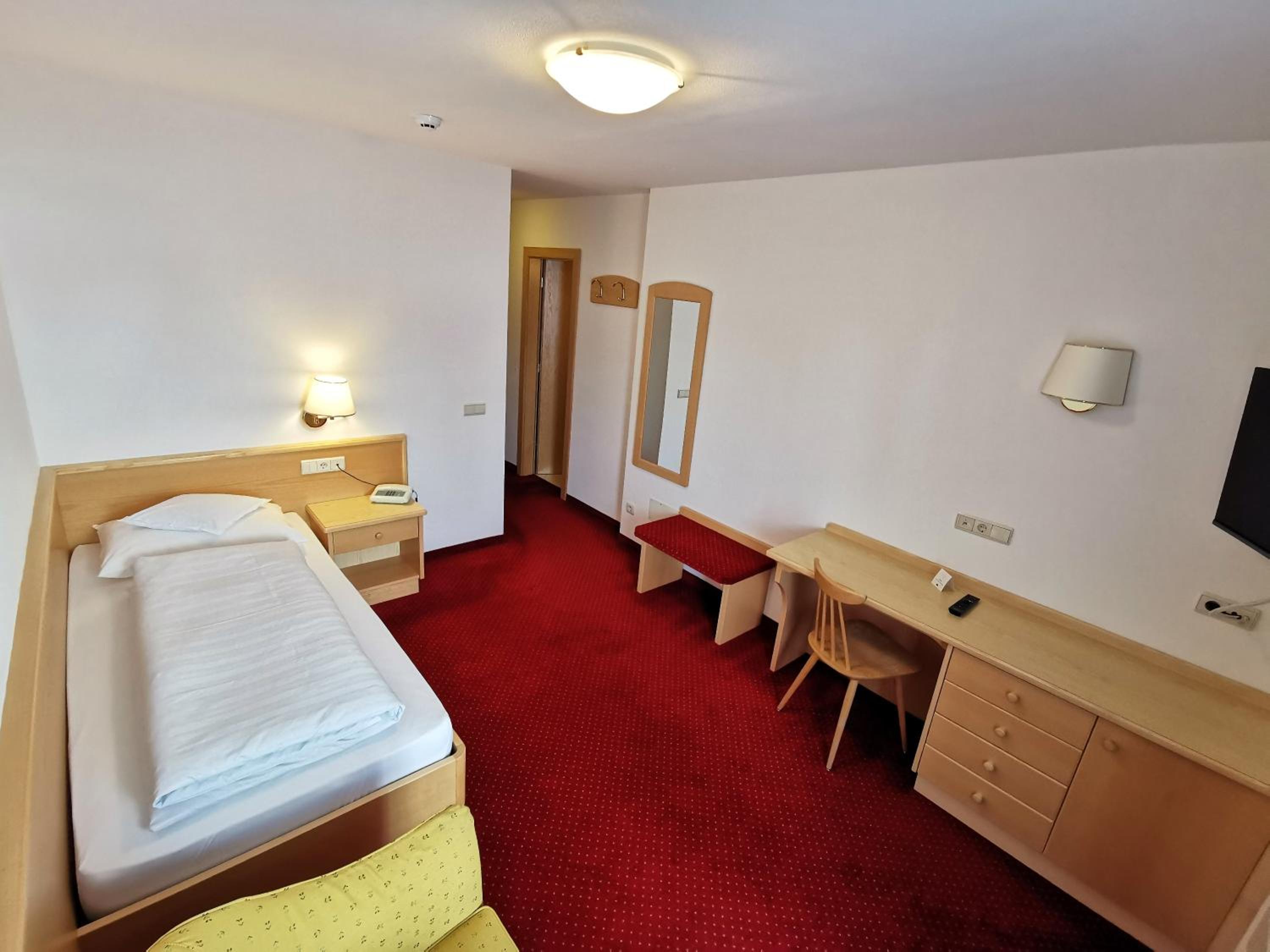 Single Room photo 3