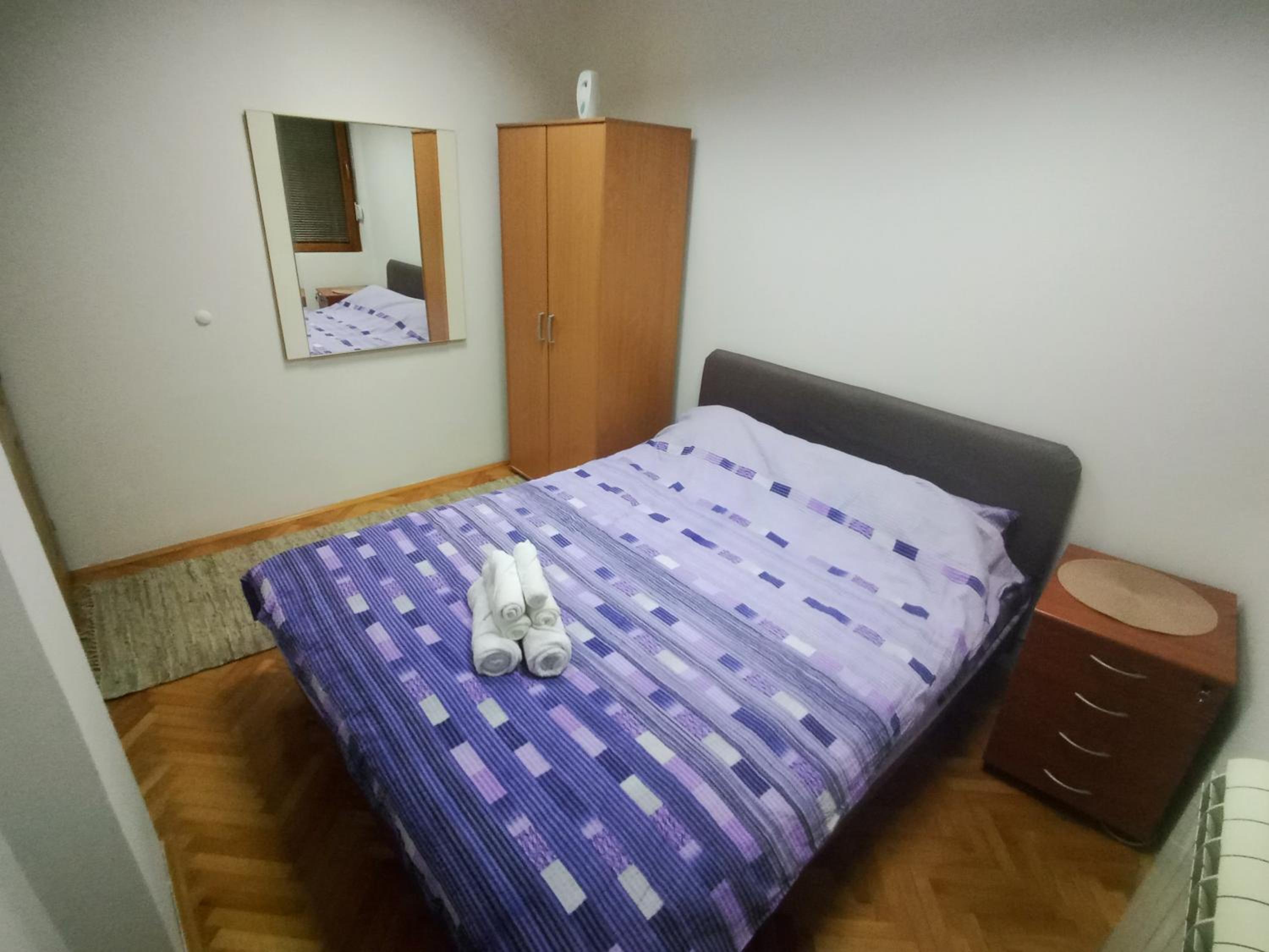 Apartment photo 2