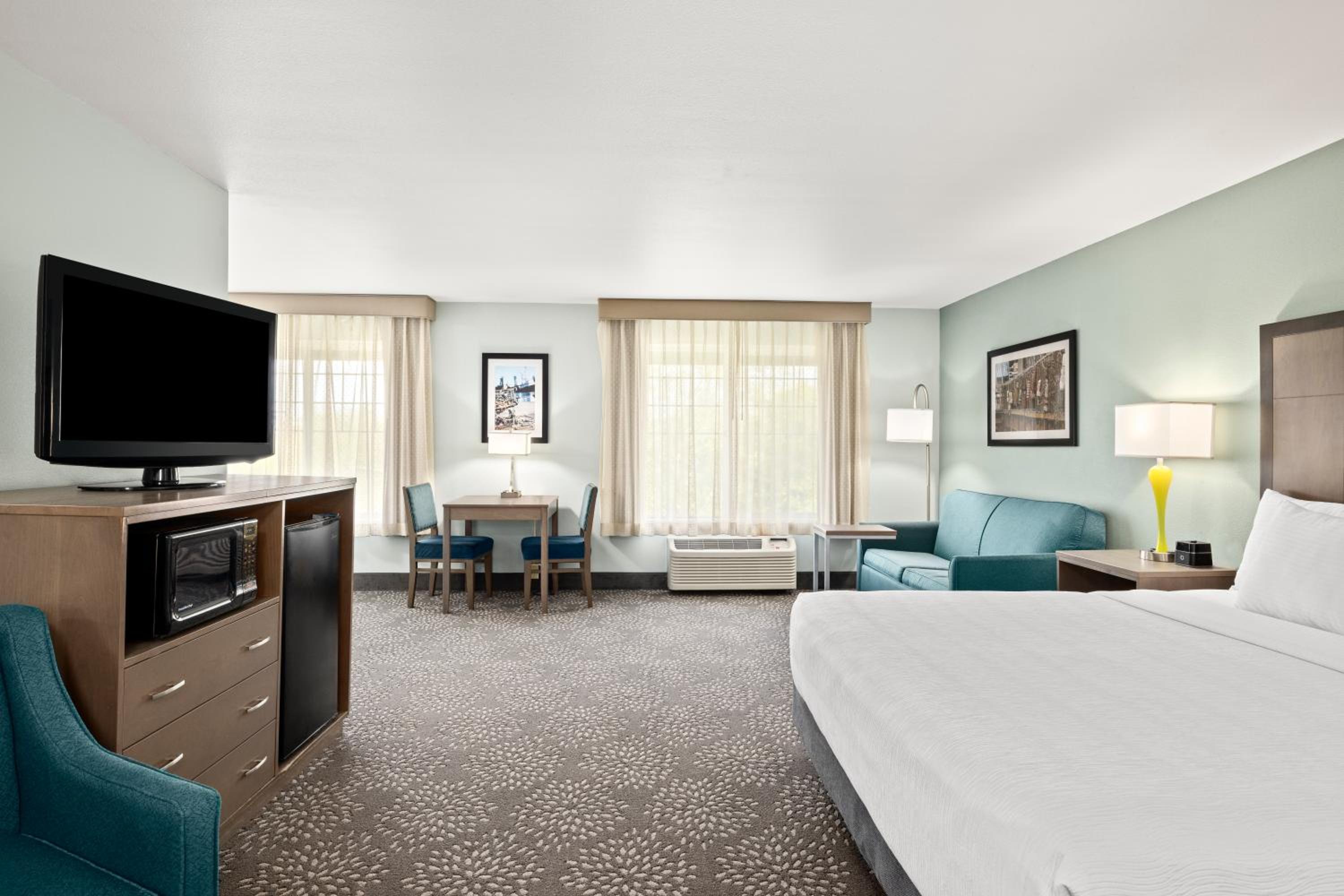 King Suite with Sofa Bed - Photo 7