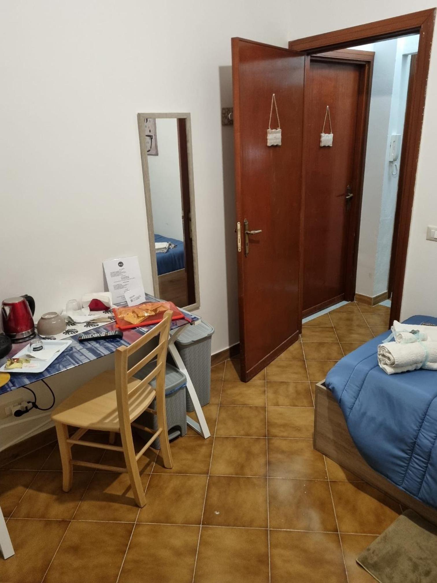 Standard Single Room with Shared Bathroom