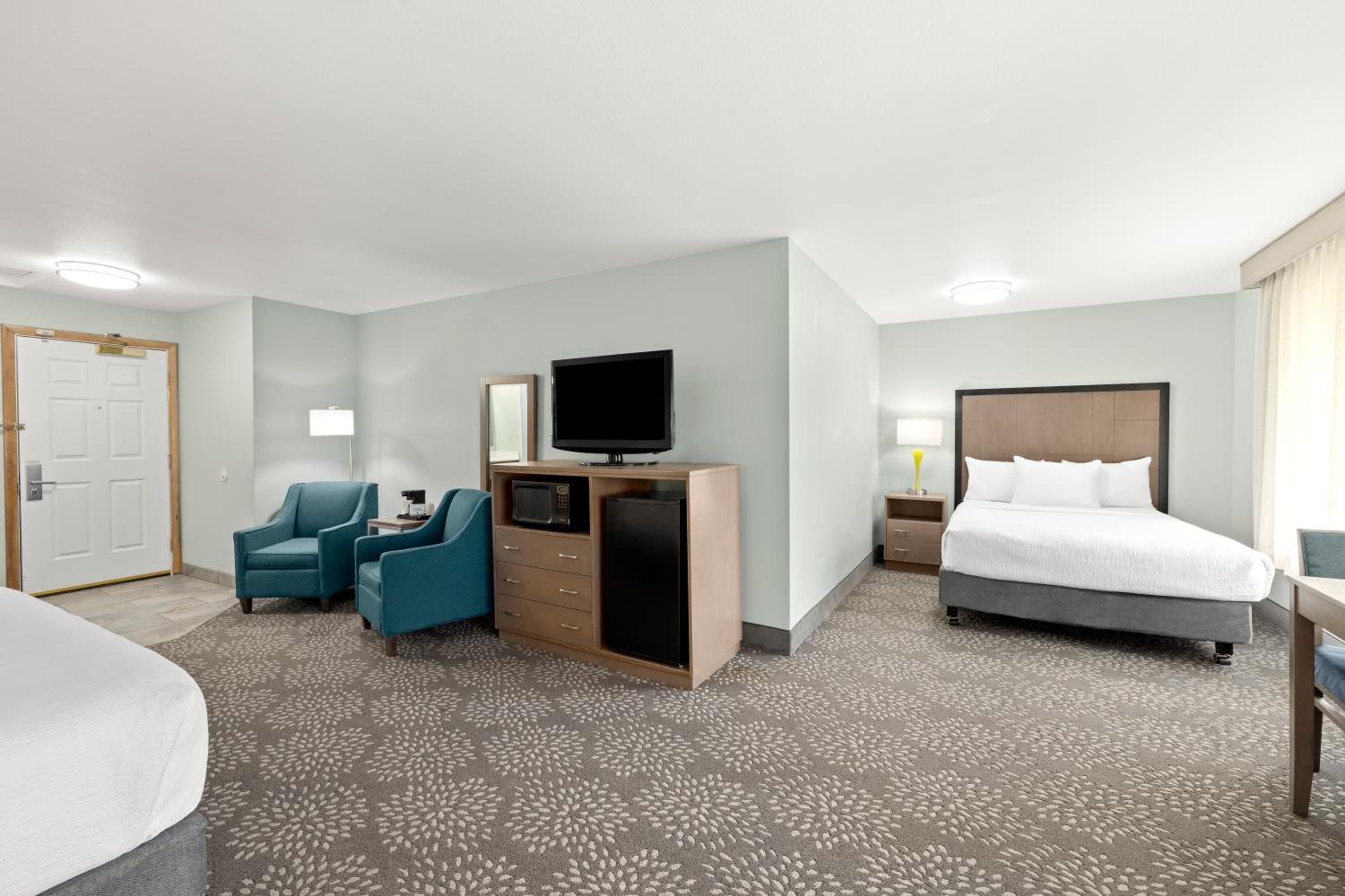 King Suite with Sofa Bed - Photo 2