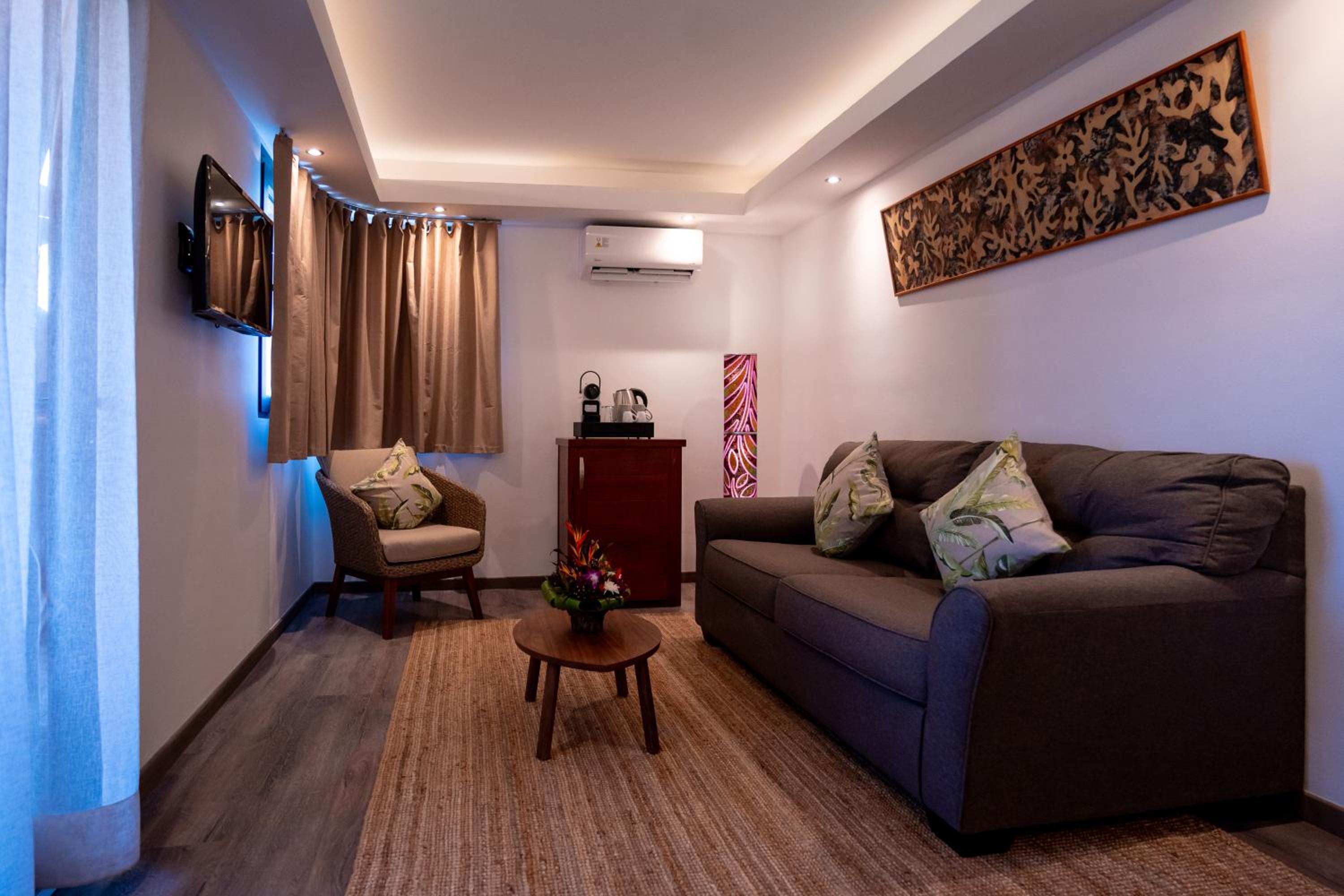 King Suite with Ocean View photo 2