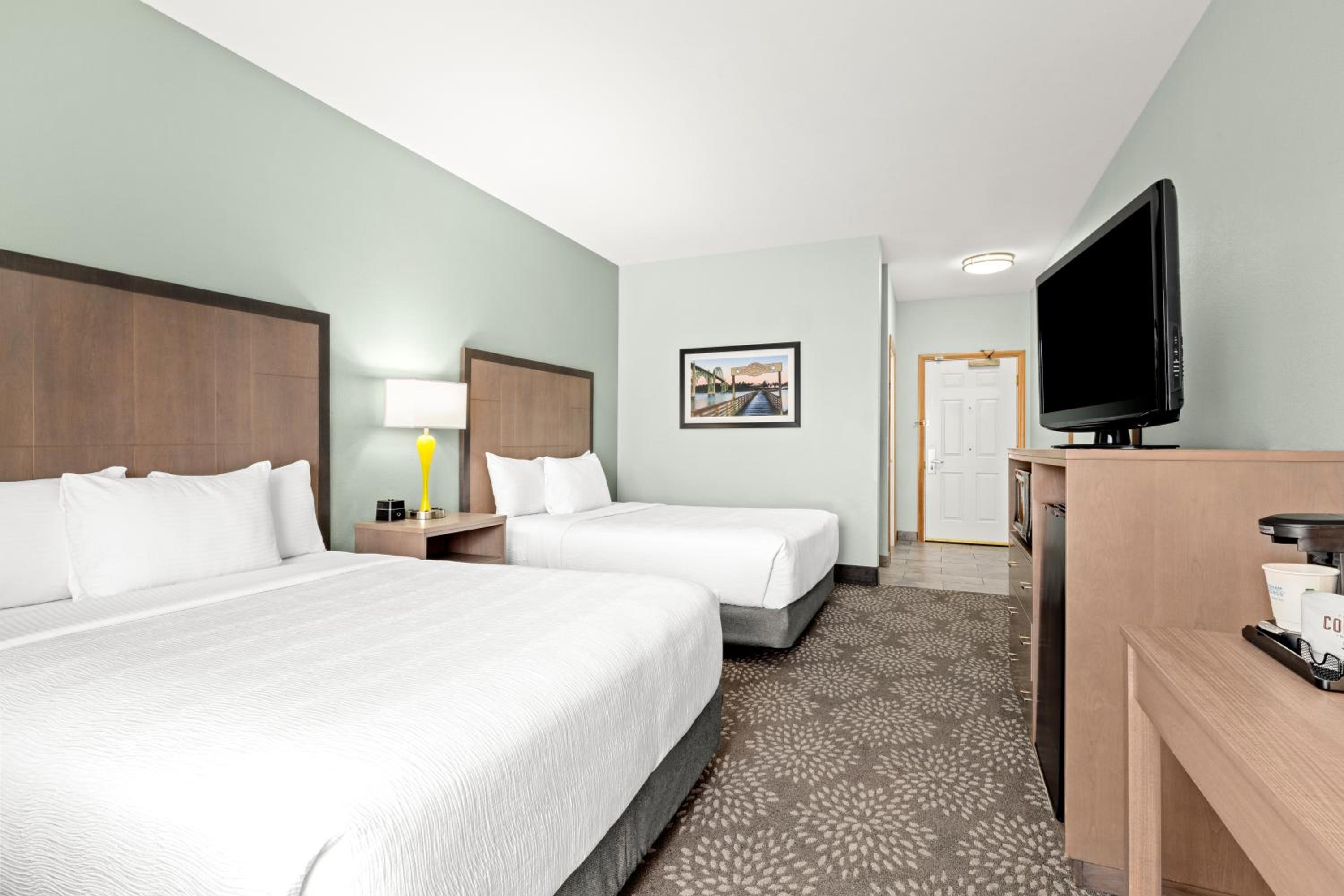 Queen Room with Two Queen Beds - Mobility Access/Non-Smoking - Photo 6