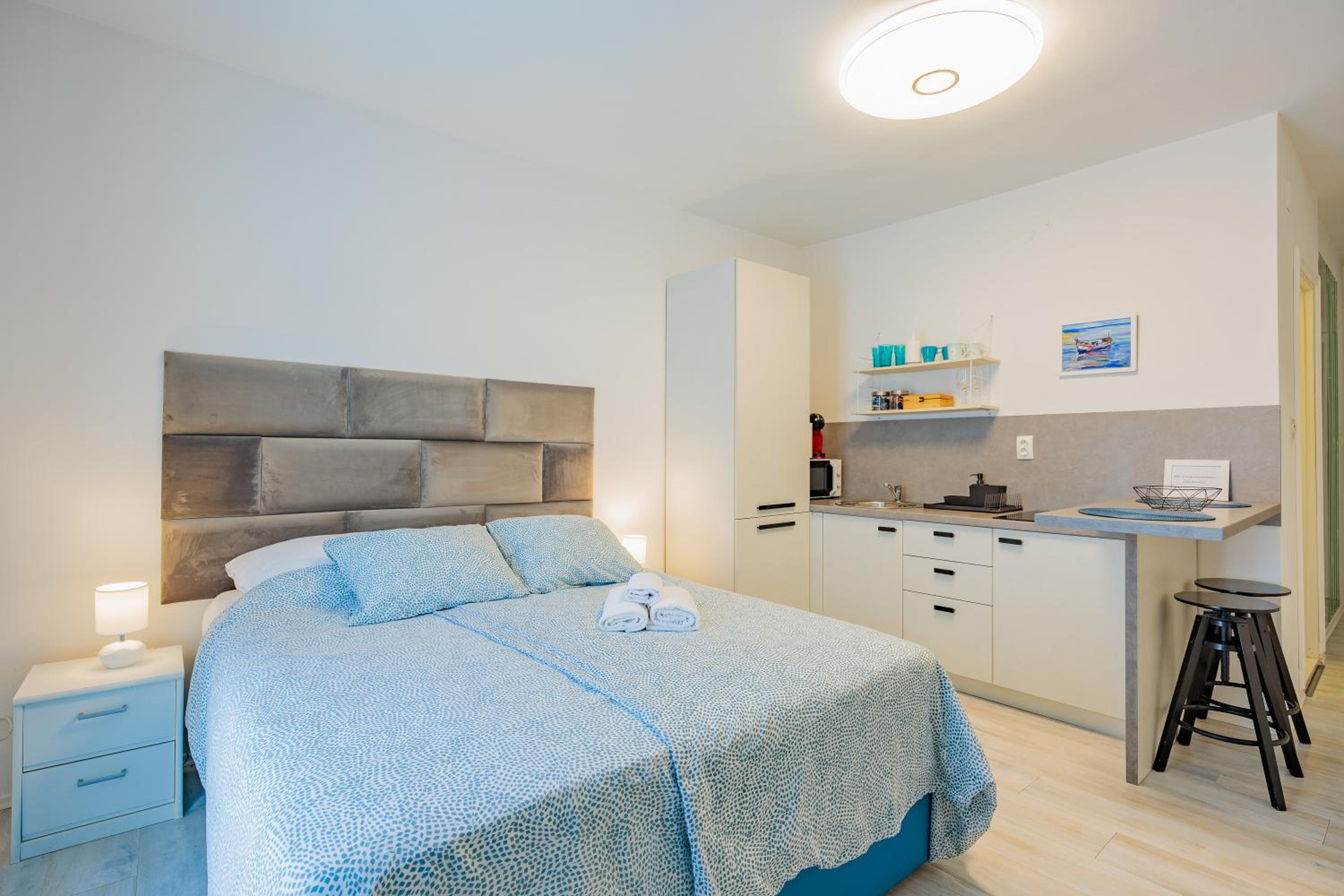 Studio Apartment with View - Photo 18
