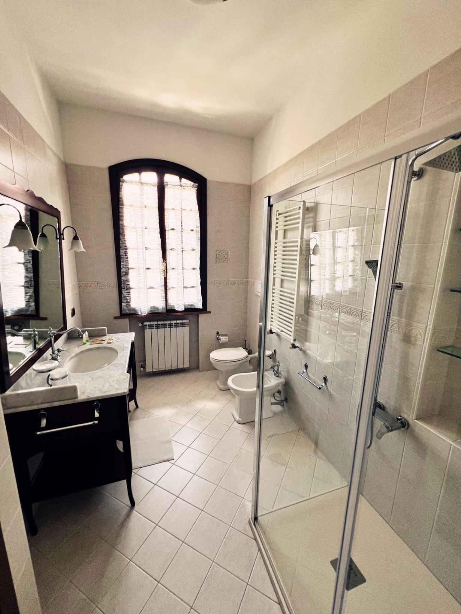 Double Room with Private Bathroom photo 2