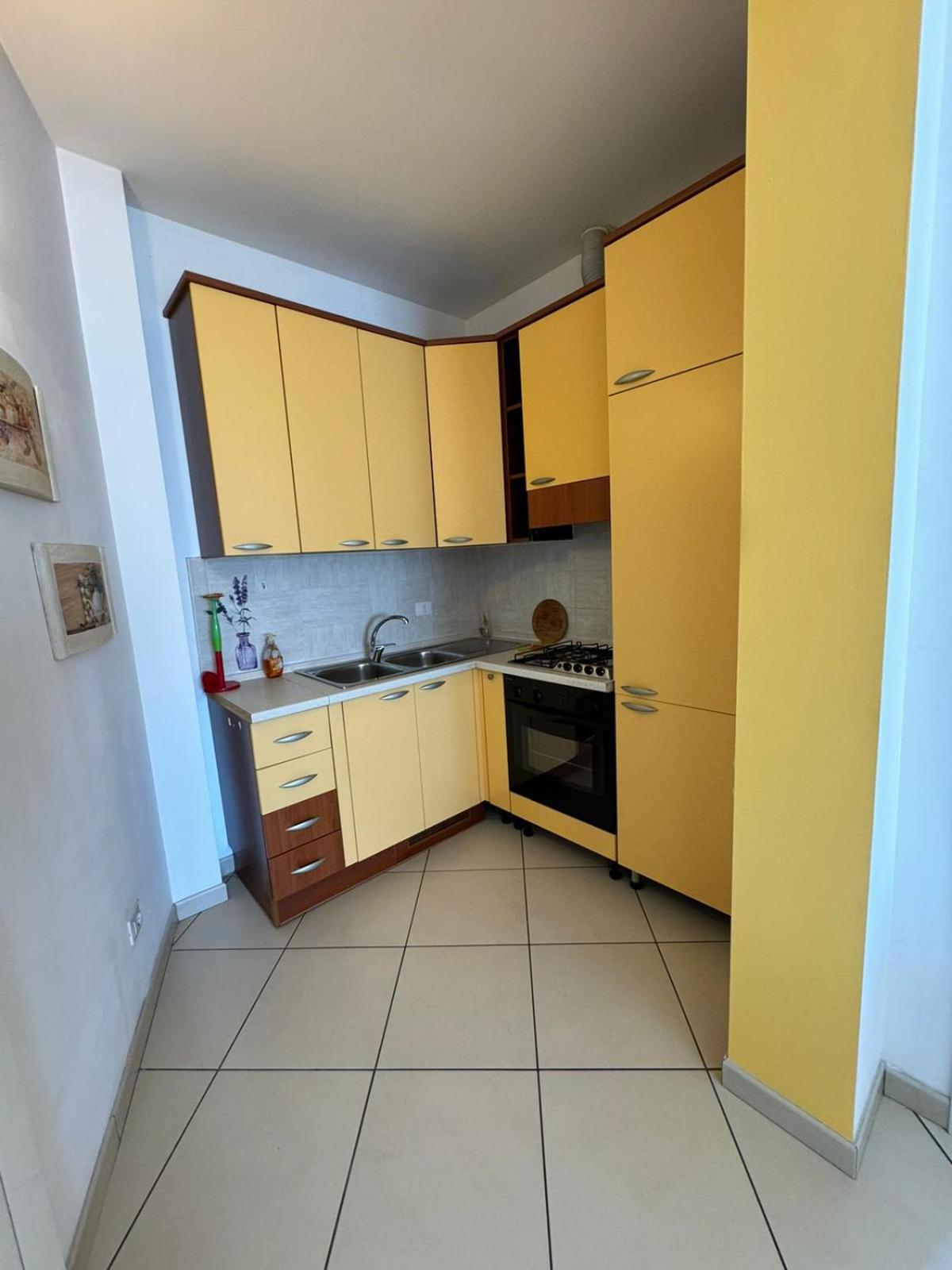 One-Bedroom Apartment photo 2