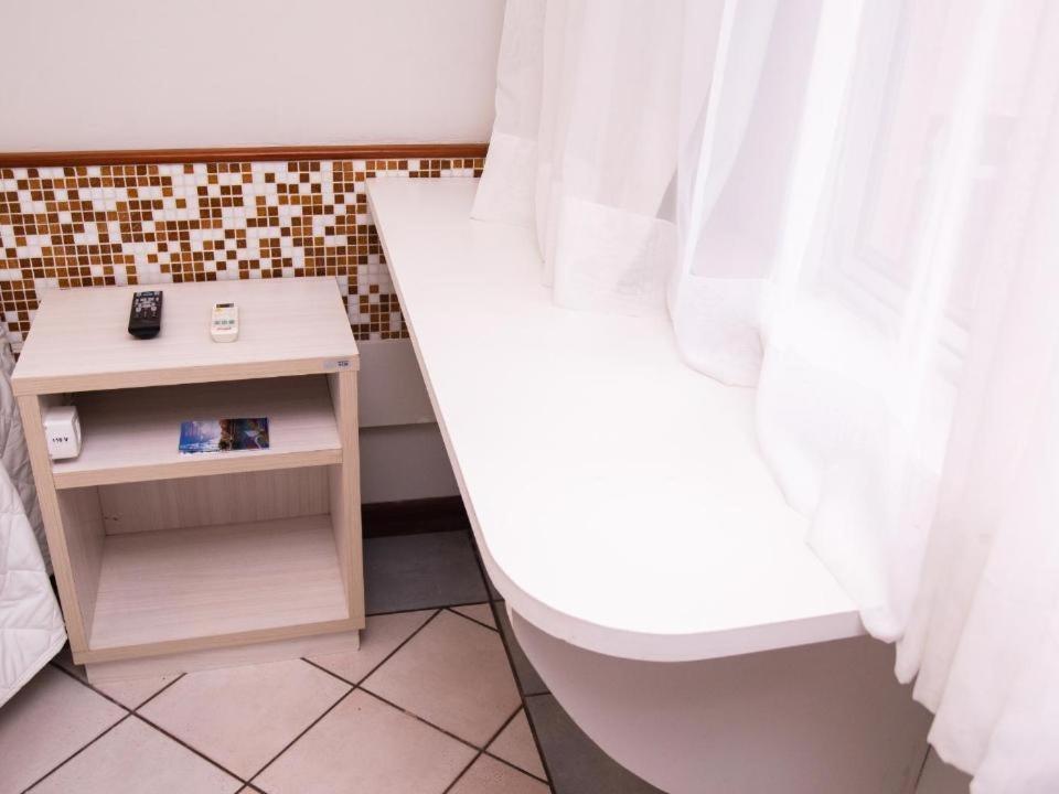 Deluxe King Suite photo 3