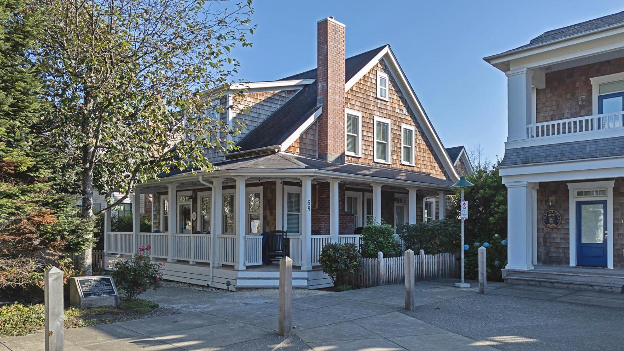 Four-Bedroom House photo 2