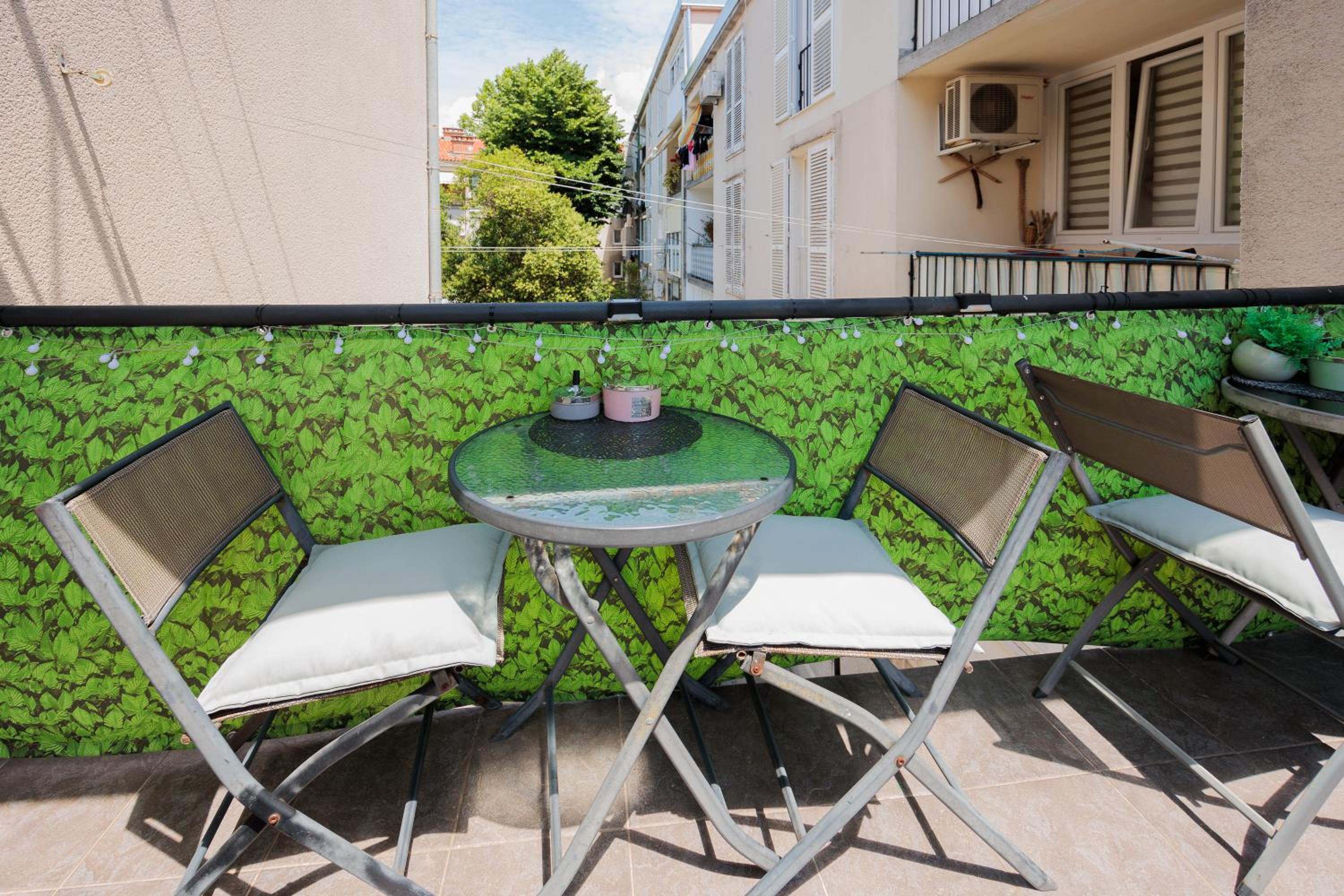Studio Apartment with View - Photo 6