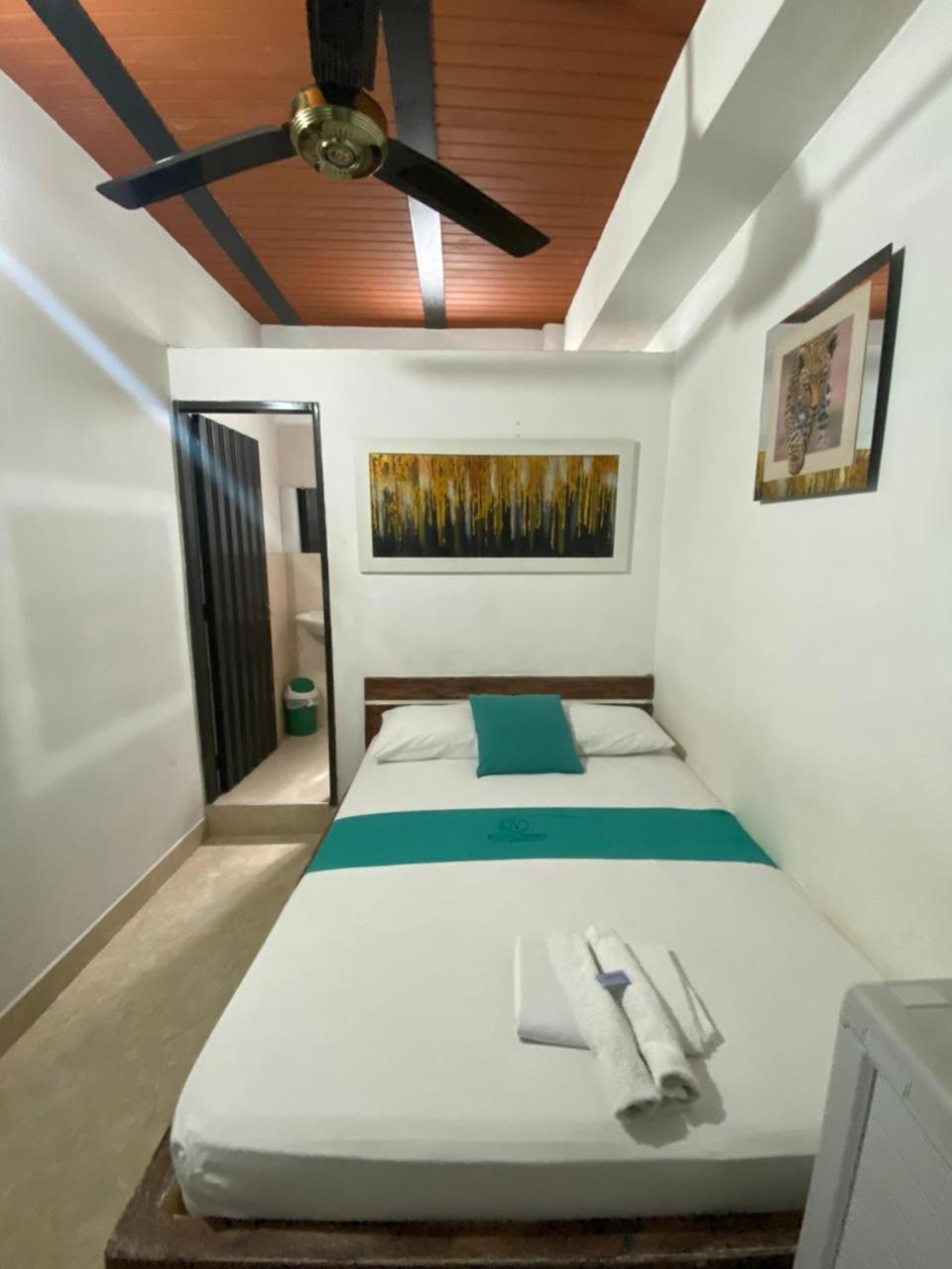 Economy Double Room photo 2