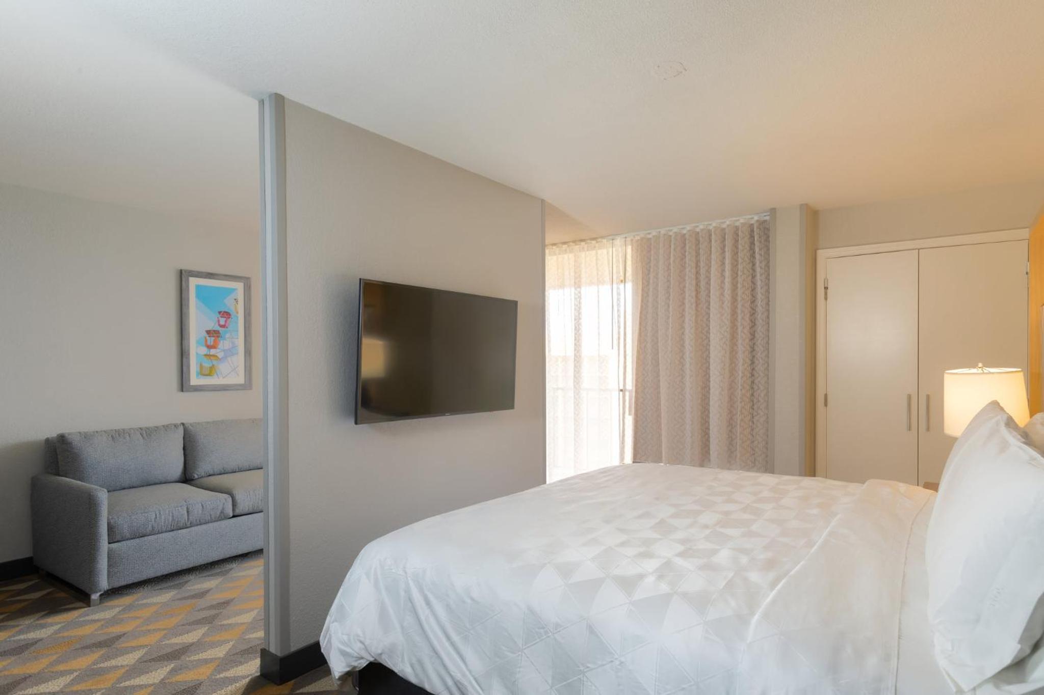King Suite with Sofa Bed thumbnail 5