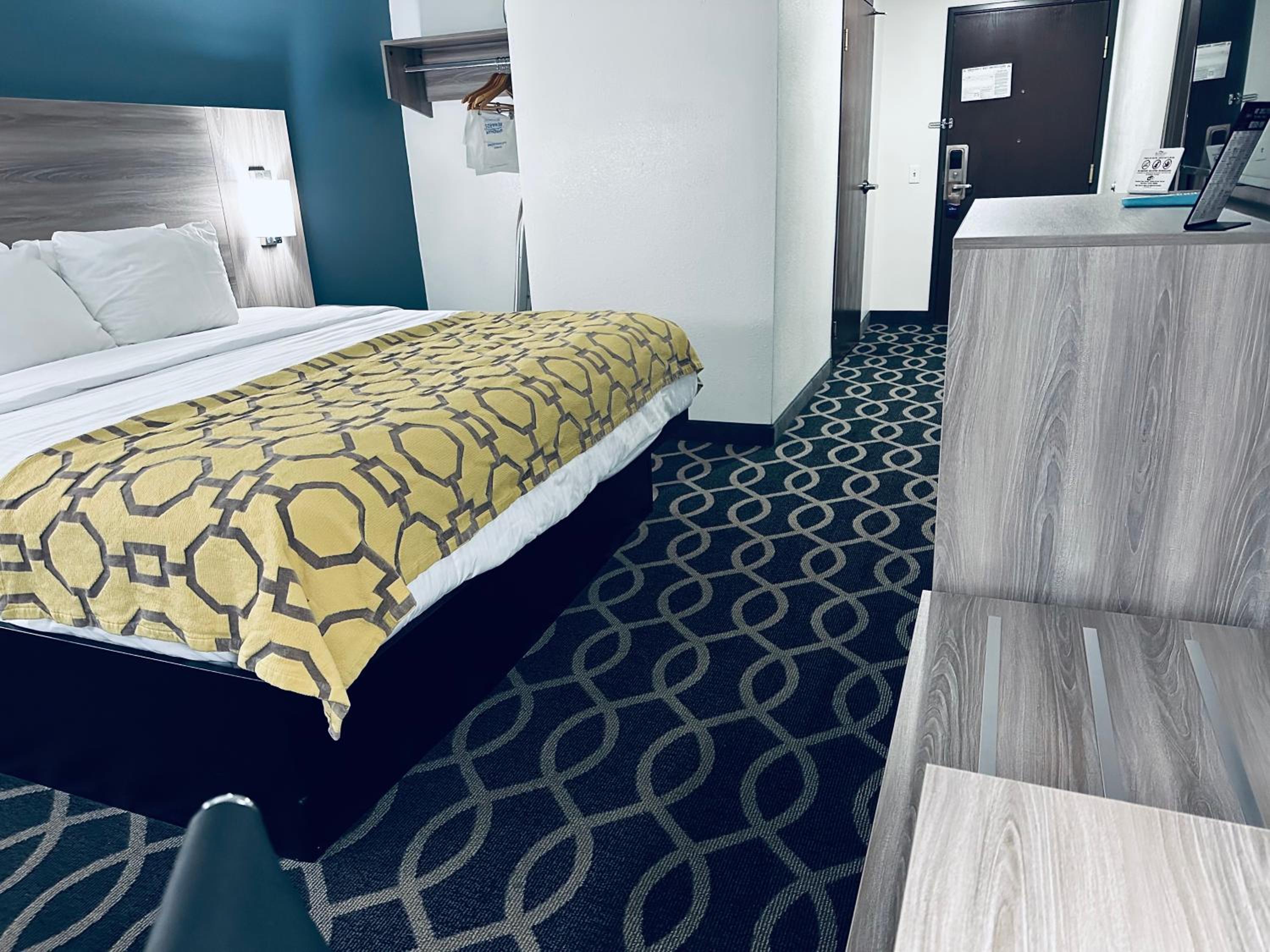 King Room - Disability Access/Non-Smoking - Photo 5