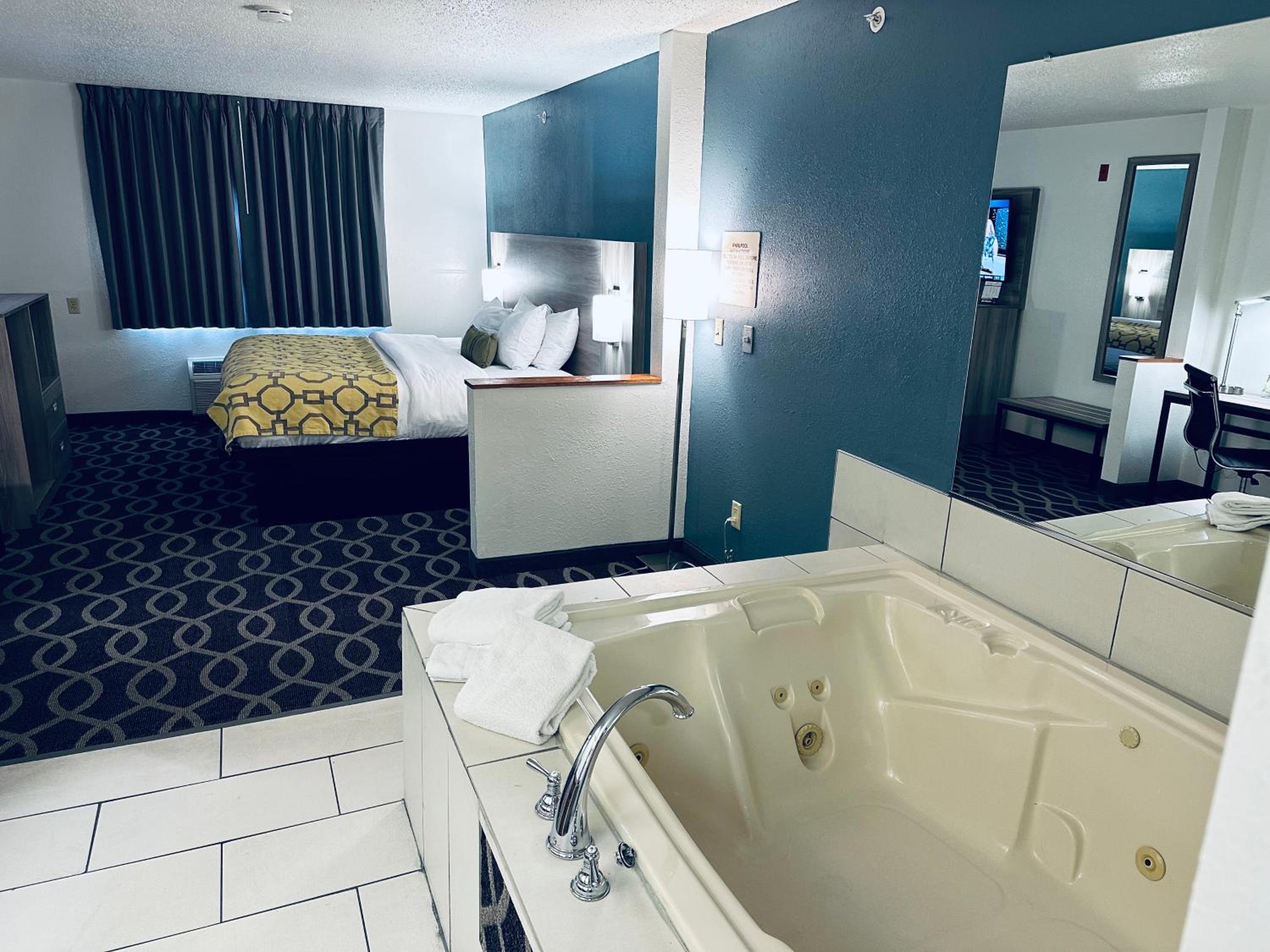 Deluxe King Studio Suite - Non-Smoking - Photo 3