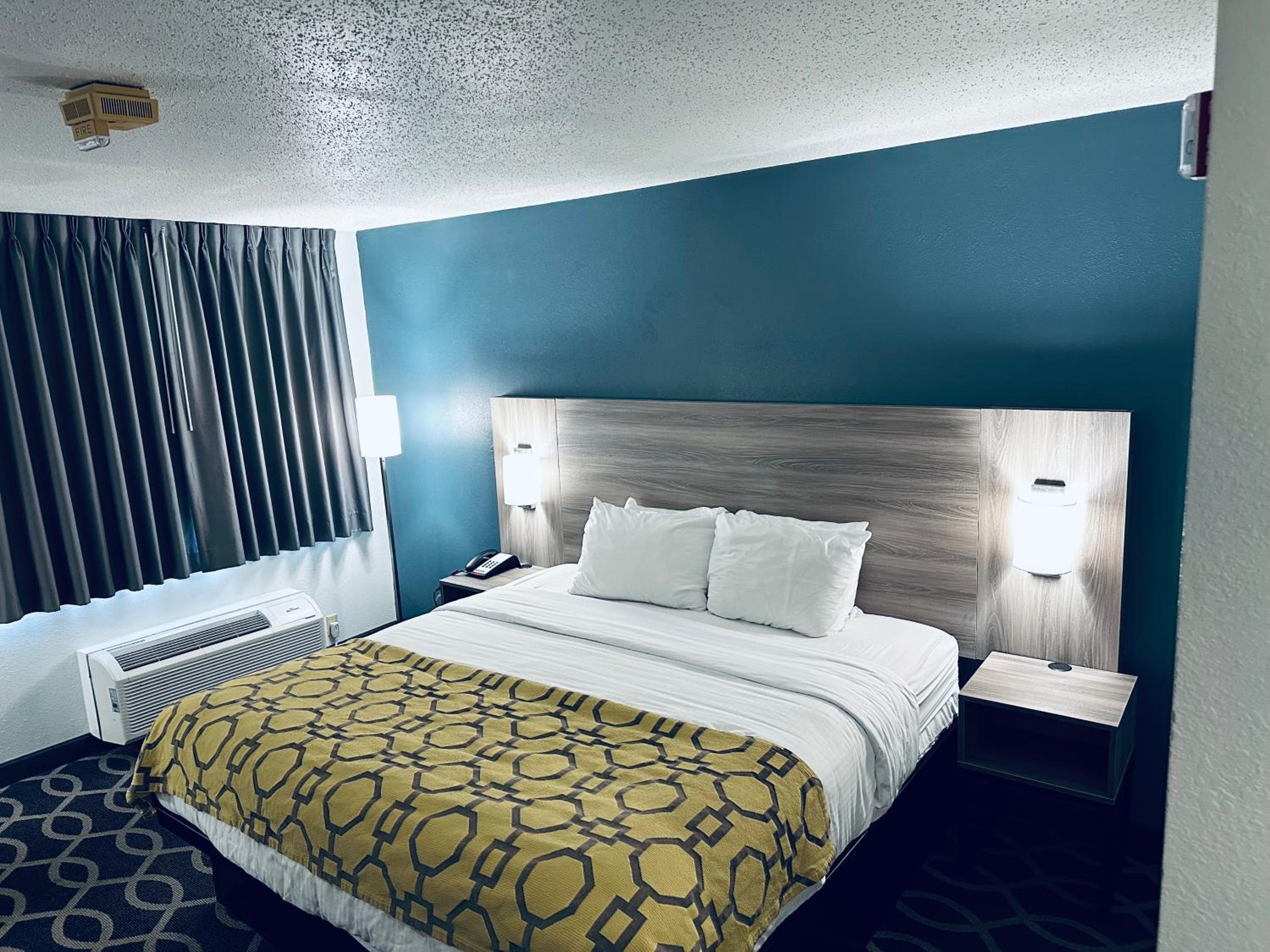 King Room - Disability Access/Non-Smoking - Photo 2