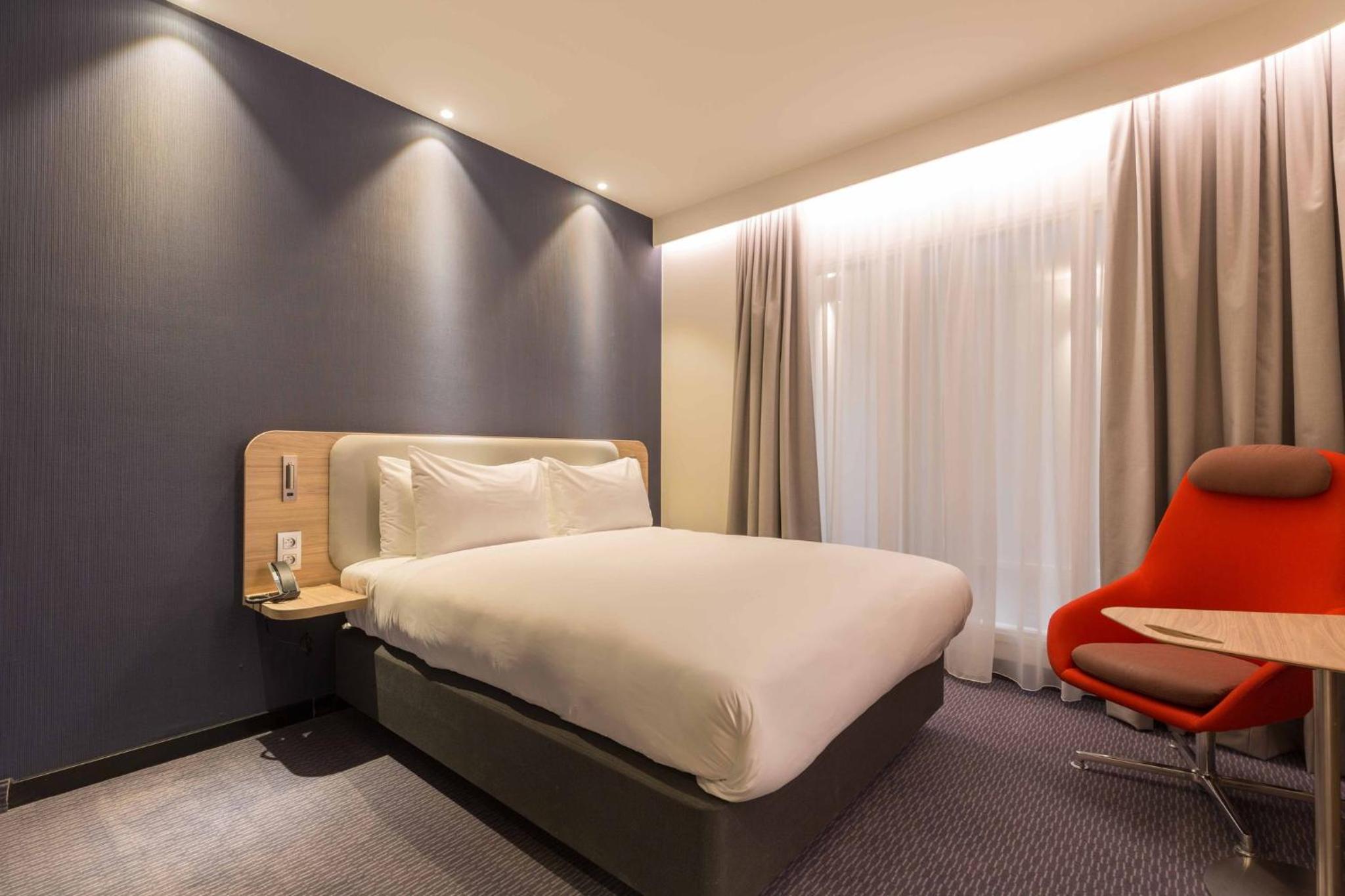 Standard Queen Room - Free Breakfast - Photo 7