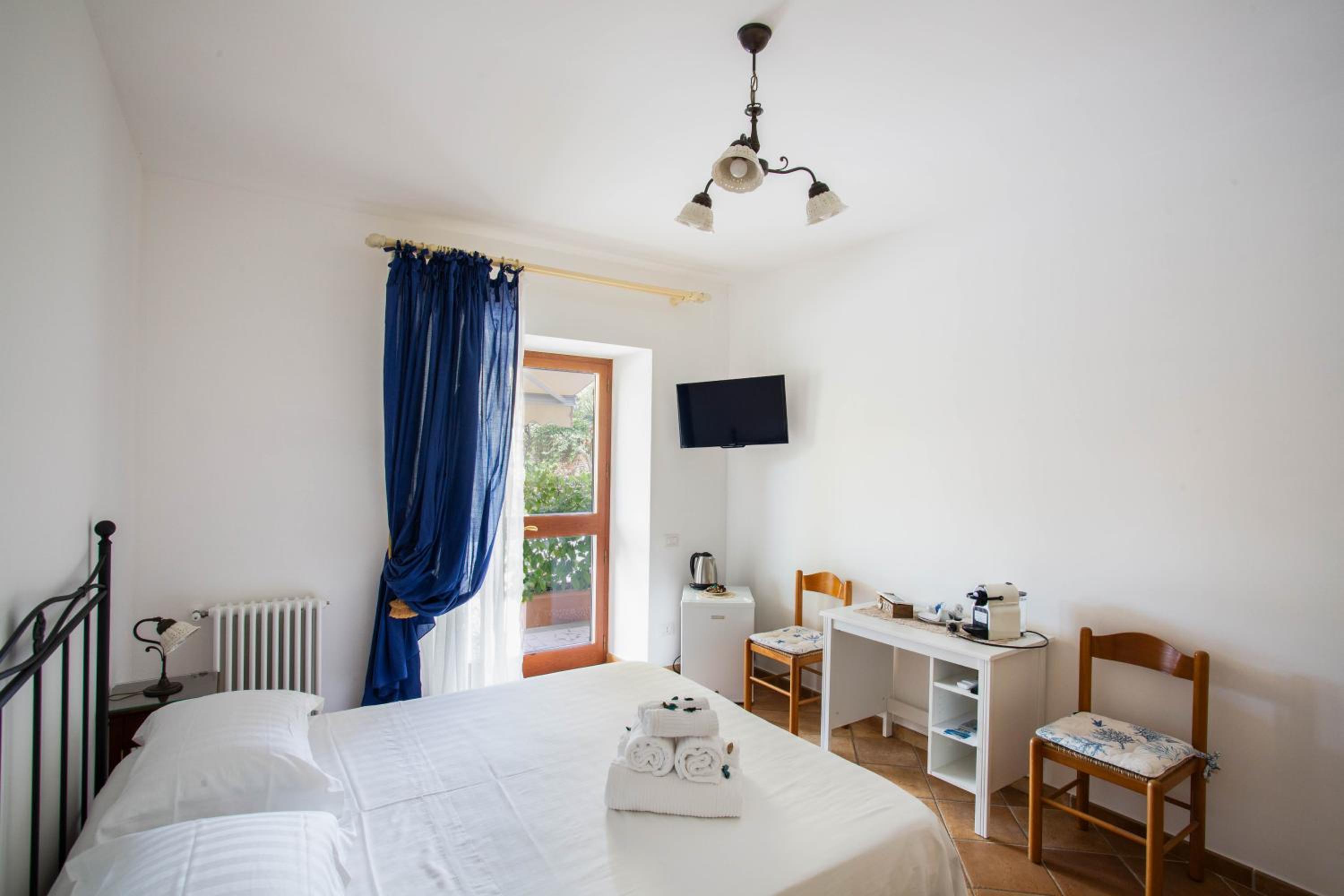 One-Bedroom House photo 1