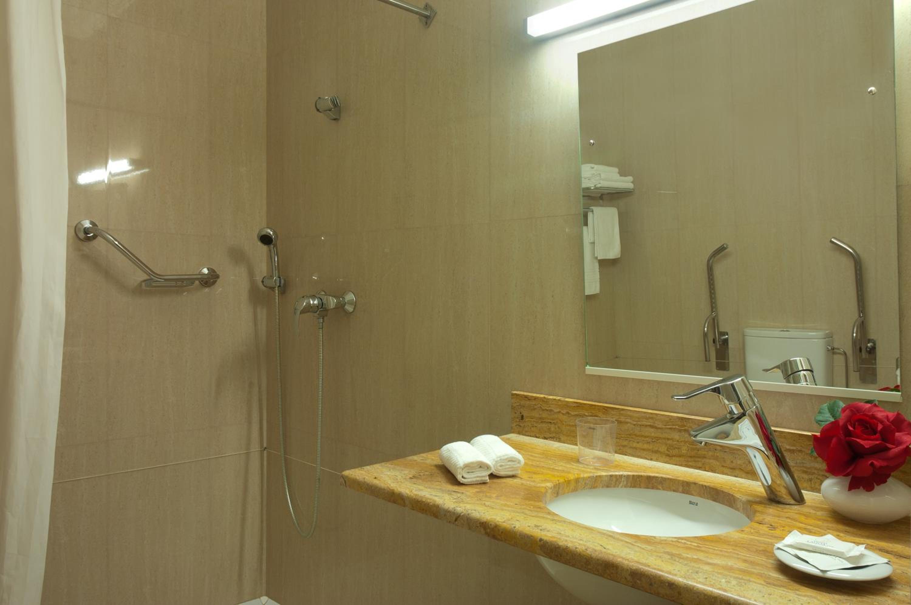 Triple Room - Photo 10